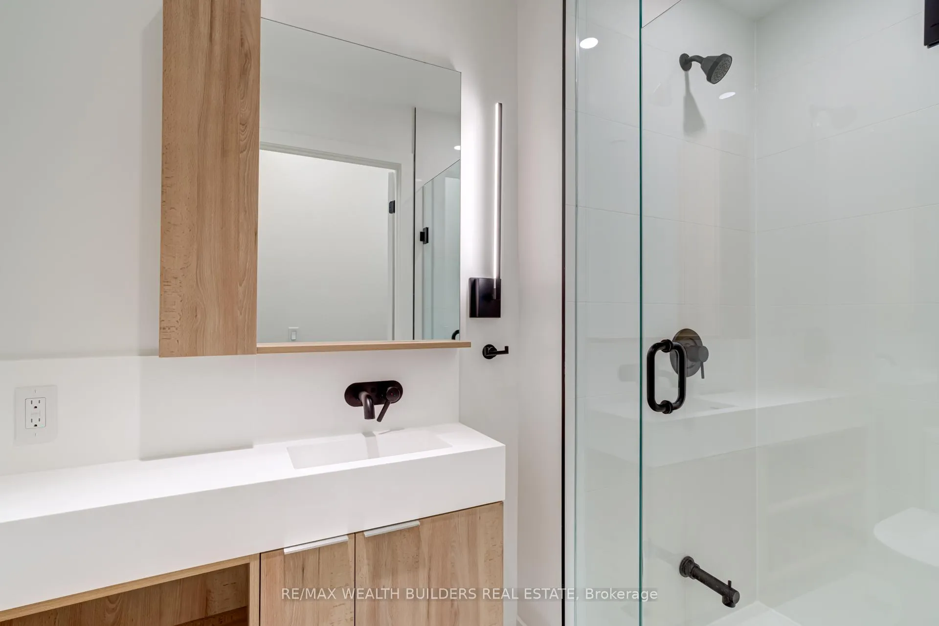 Photo 11 of Unit 2707, 127 Broadway Avenue, Toronto, Yonge-Eglinton — HOMEH