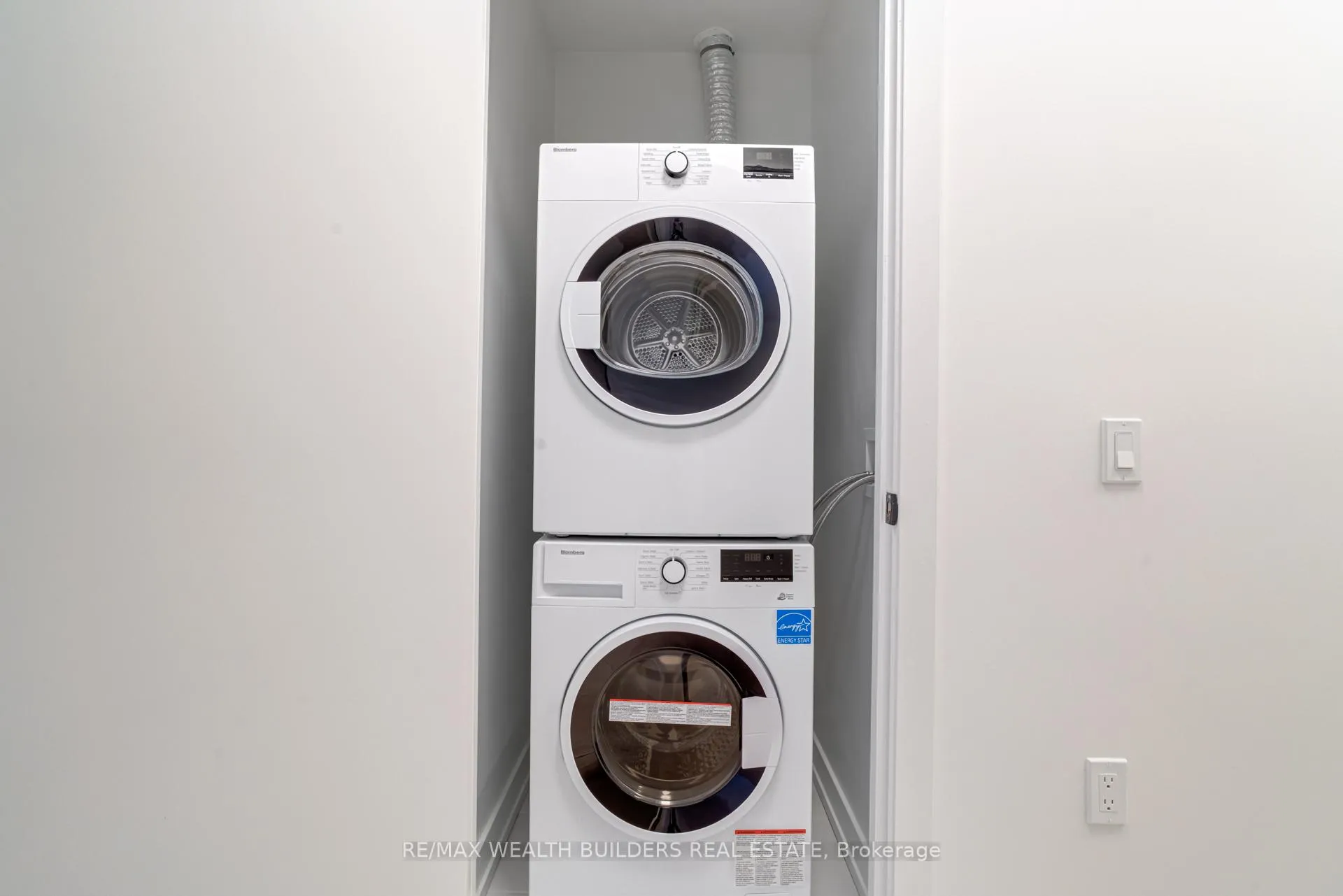 Photo 13 of Unit 2707, 127 Broadway Avenue, Toronto, Yonge-Eglinton — HOMEH