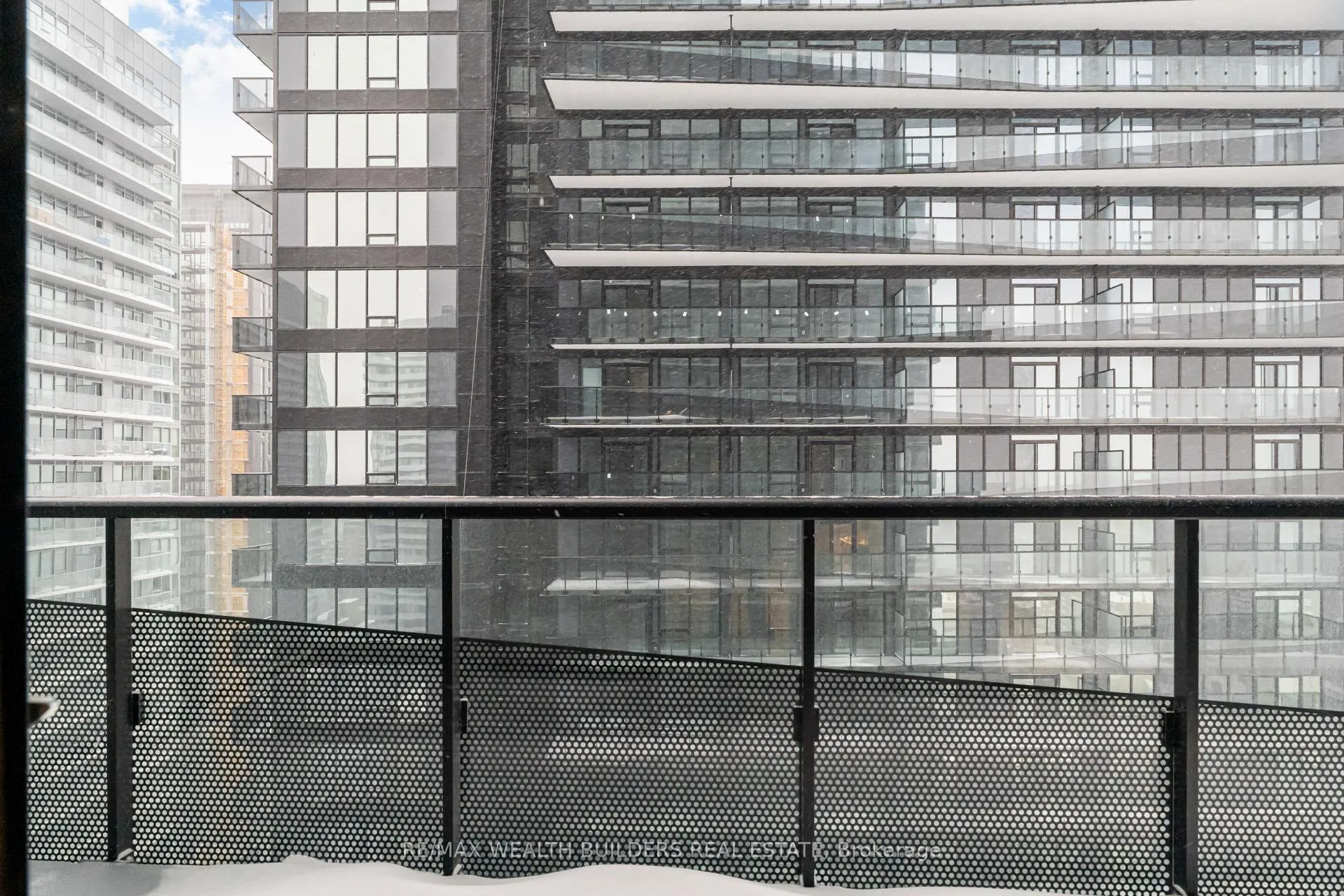 Photo 14 of Unit 2707, 127 Broadway Avenue, Toronto, Yonge-Eglinton — HOMEH
