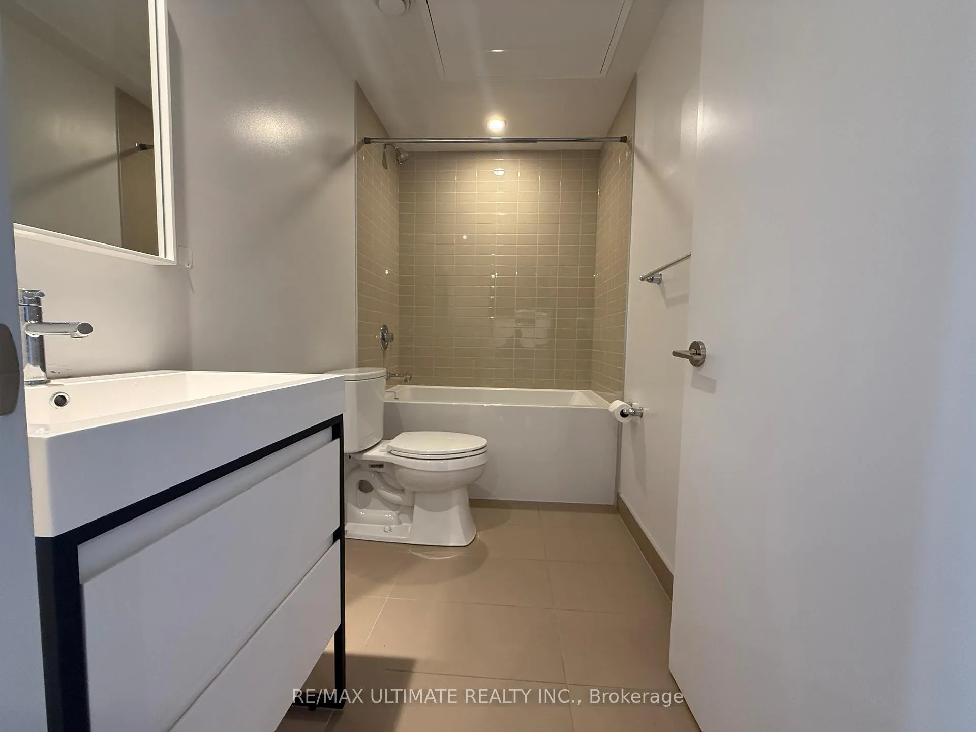 Photo 4 of Unit 605, 150 logan Avenue, Toronto, South Riverdale — HOMEH