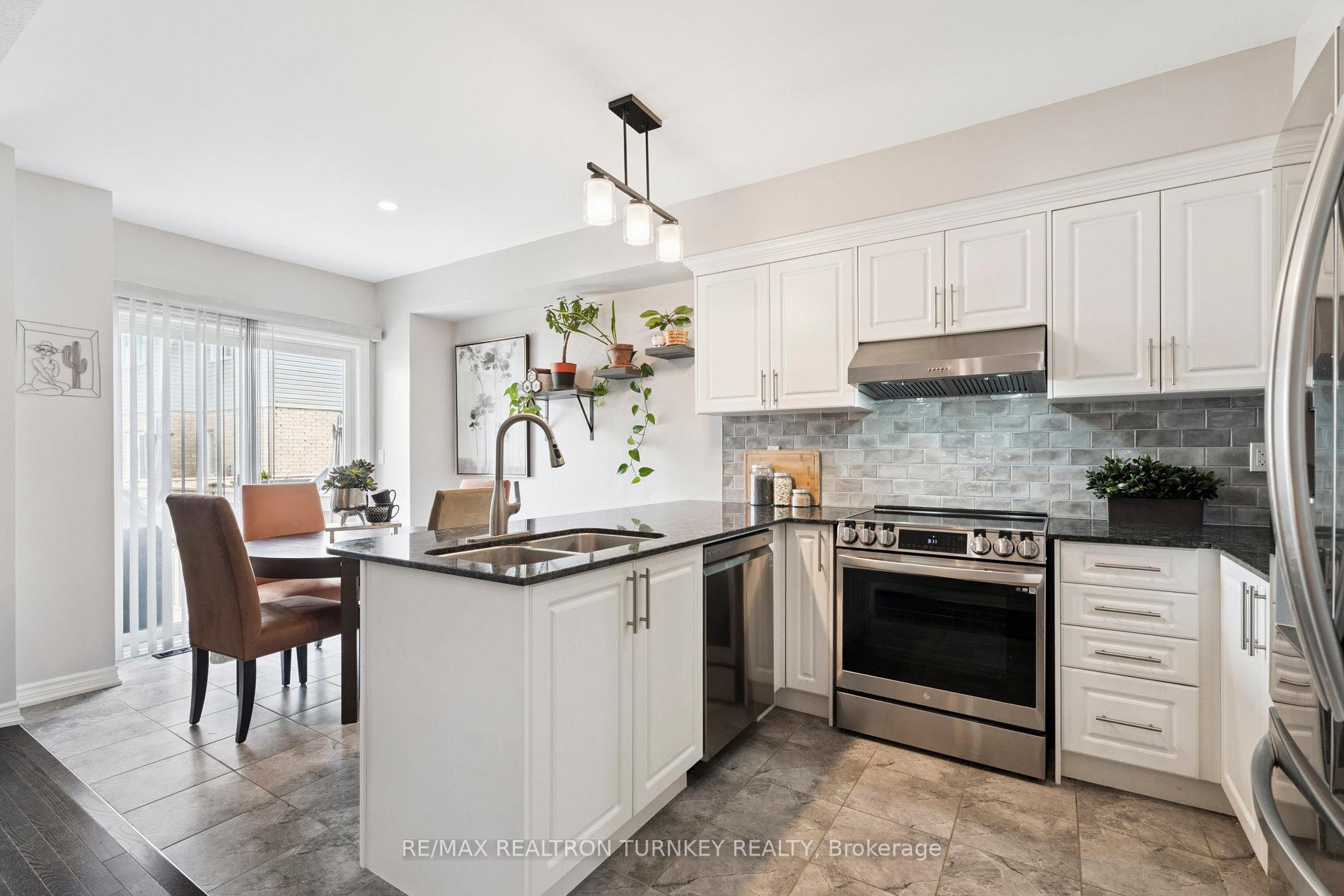 Photo 3 of 29 Anne Pegg Crescent, Rideau Lakes, Rideau Lakes (South Elmsley) Twp — HOMEH