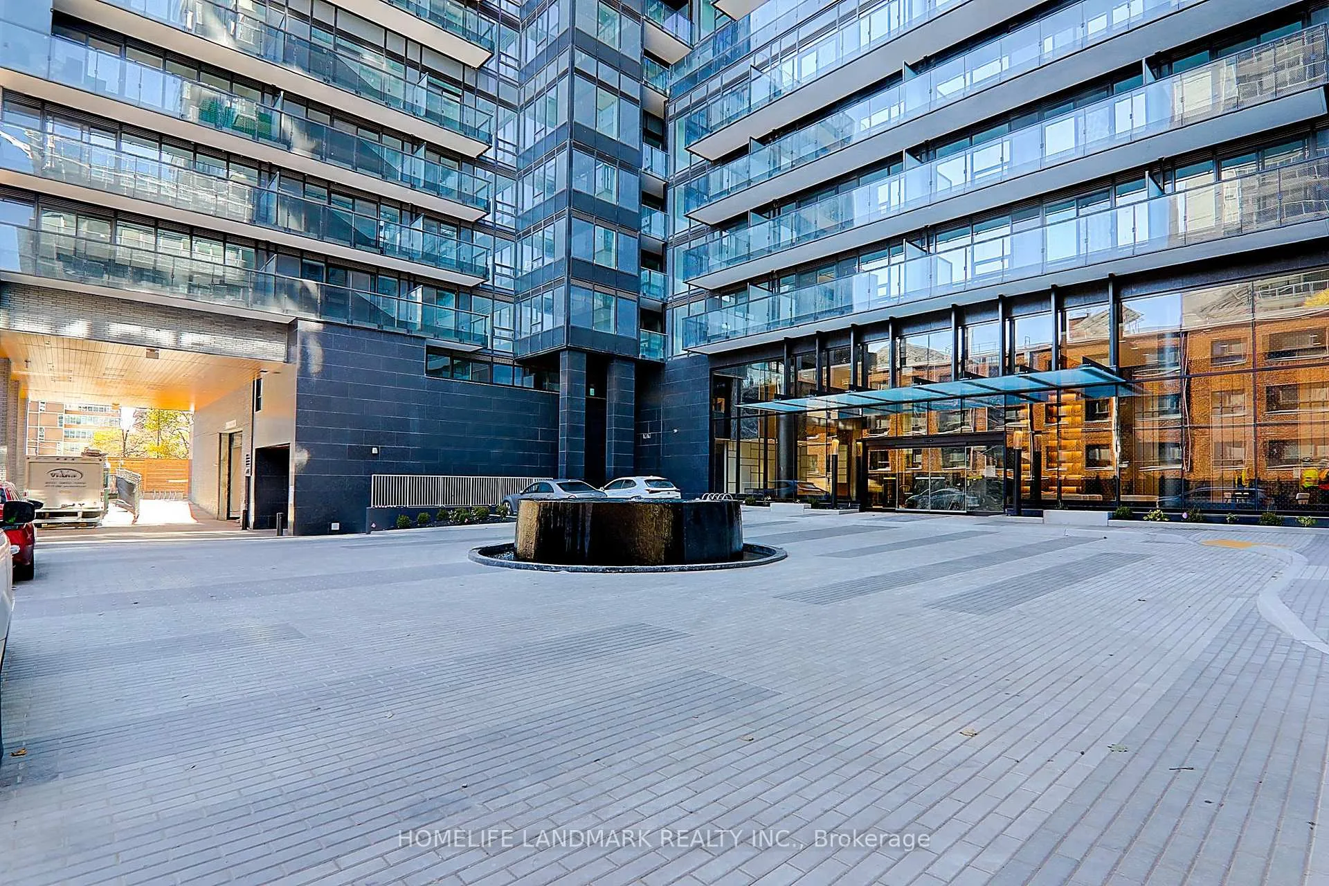 Photo 5 of Unit 3201, 117 Broadway Avenue, Toronto, Mount Pleasant West — HOMEH