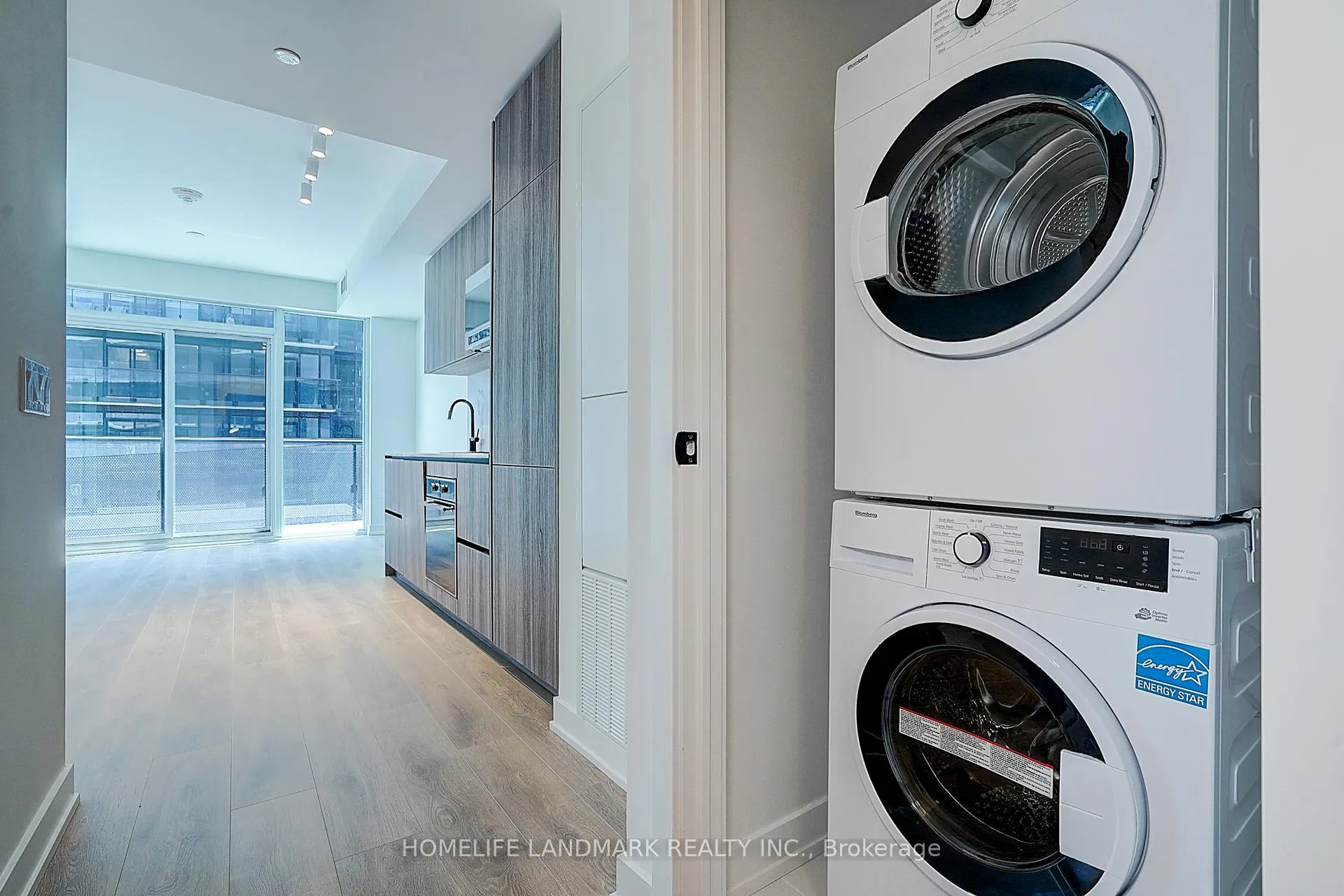 Photo 36 of Unit 3201, 117 Broadway Avenue, Toronto, Mount Pleasant West — HOMEH