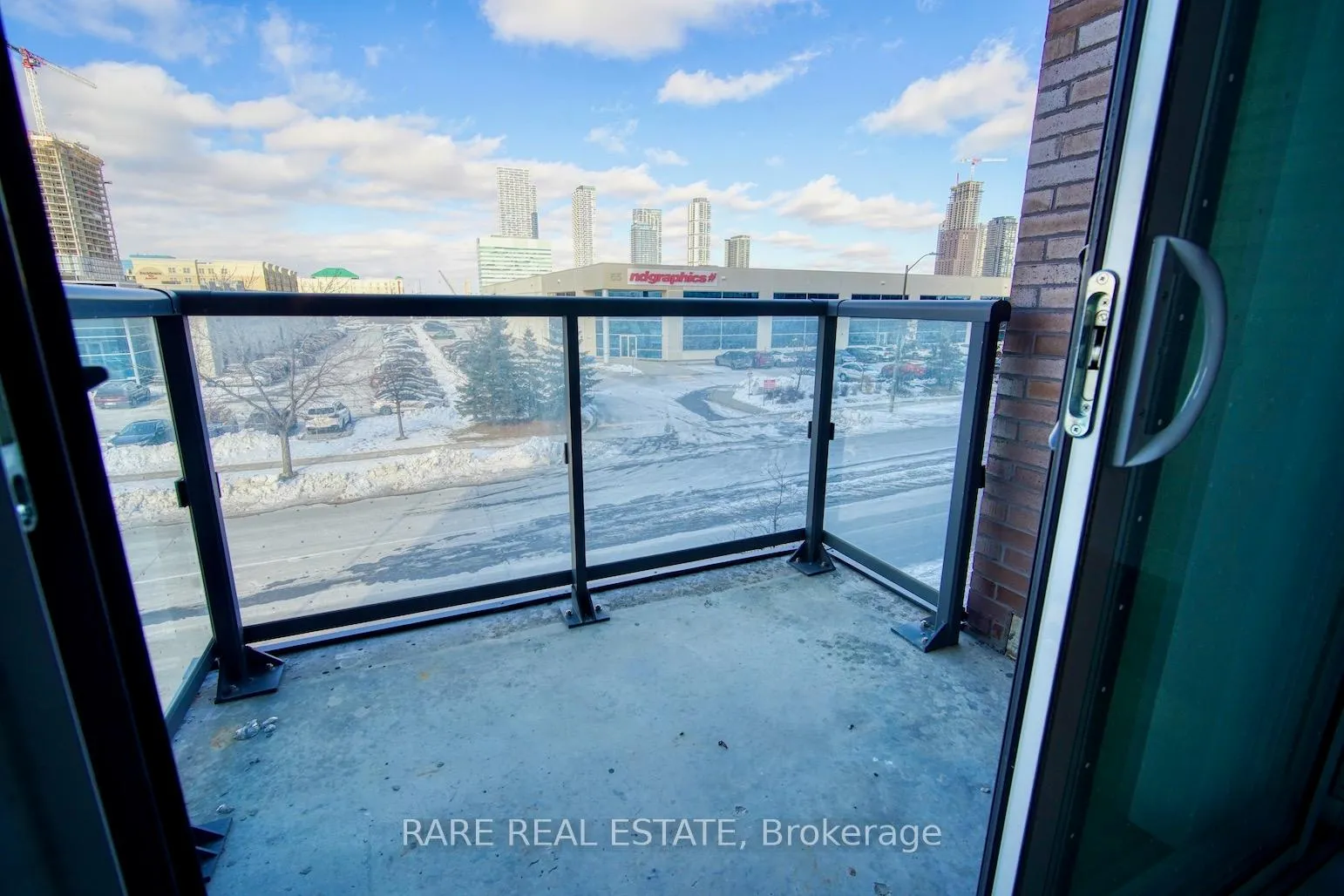 Photo 8 of Unit 210, 10 Honeycrisp Crescent, Vaughan, Vaughan Corporate Centre — HOMEH