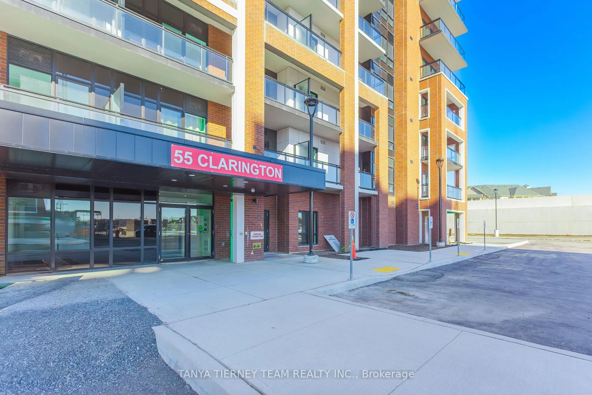 Photo 4 of Unit 608, 55 Clarington Boulevard, Clarington, Bowmanville — HOMEH