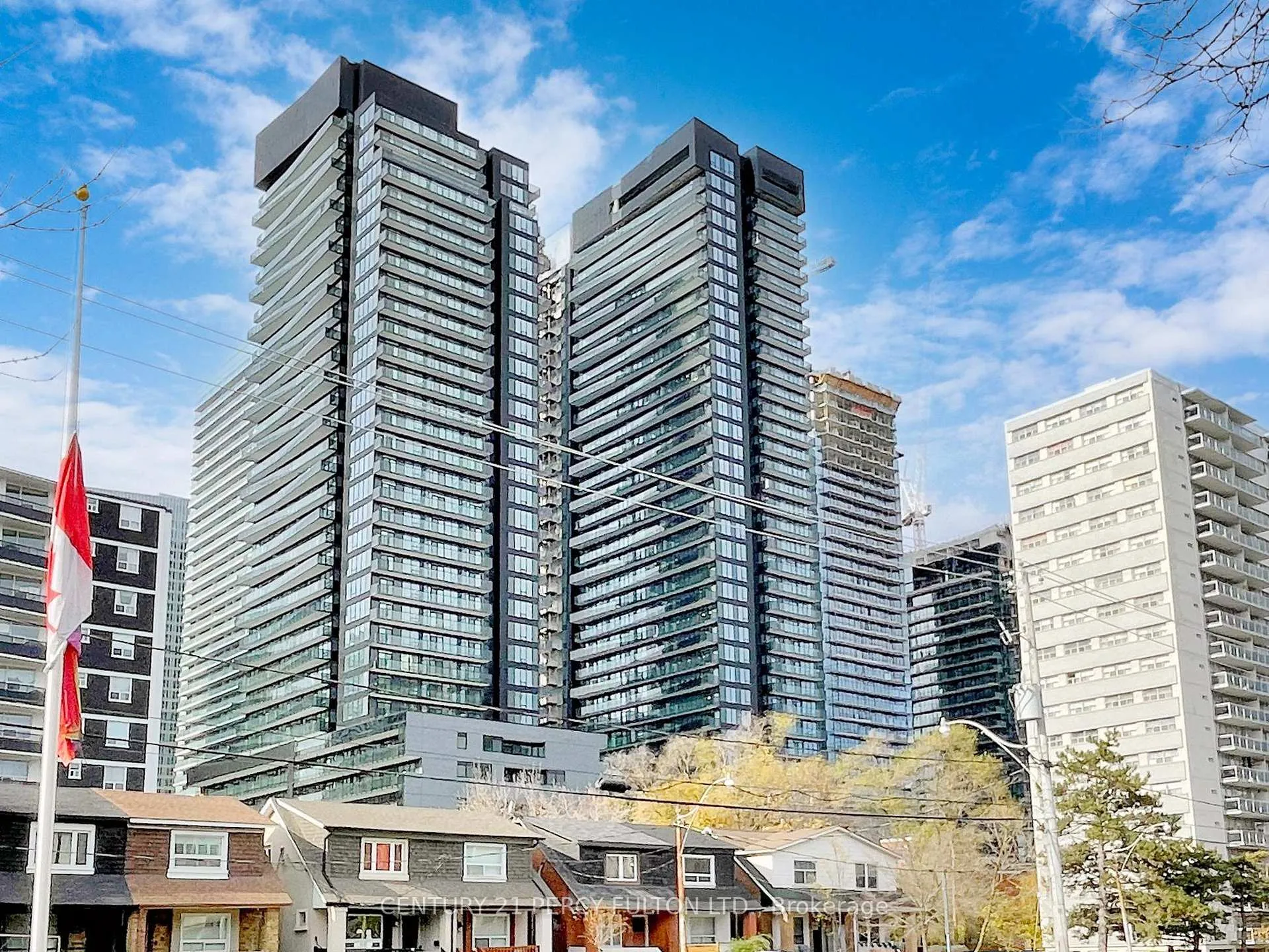 Photo 3 of Unit 1507, 127 Broadway Avenue, Toronto, Mount Pleasant West — HOMEH