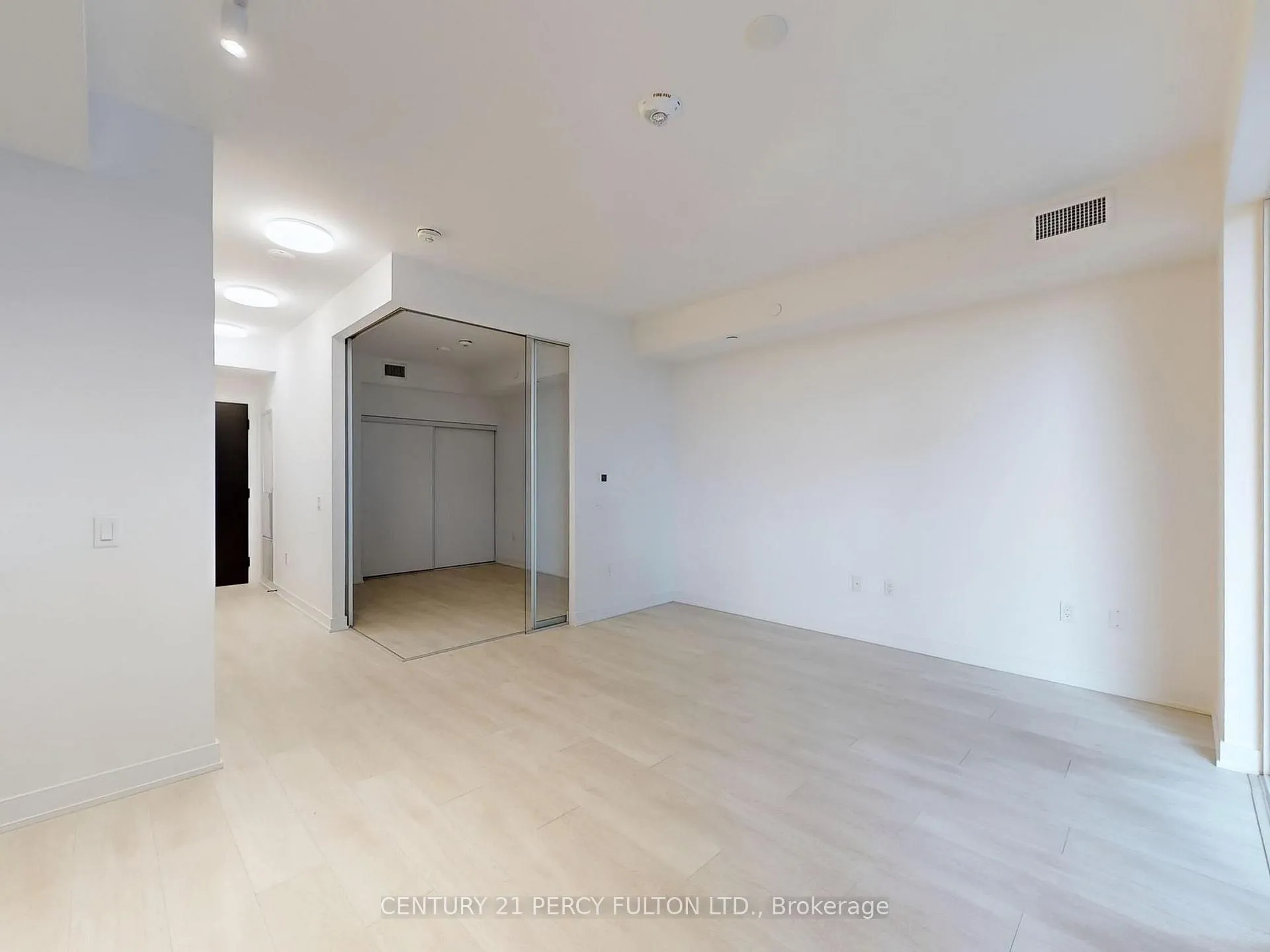 Photo 12 of Unit 1507, 127 Broadway Avenue, Toronto, Mount Pleasant West — HOMEH