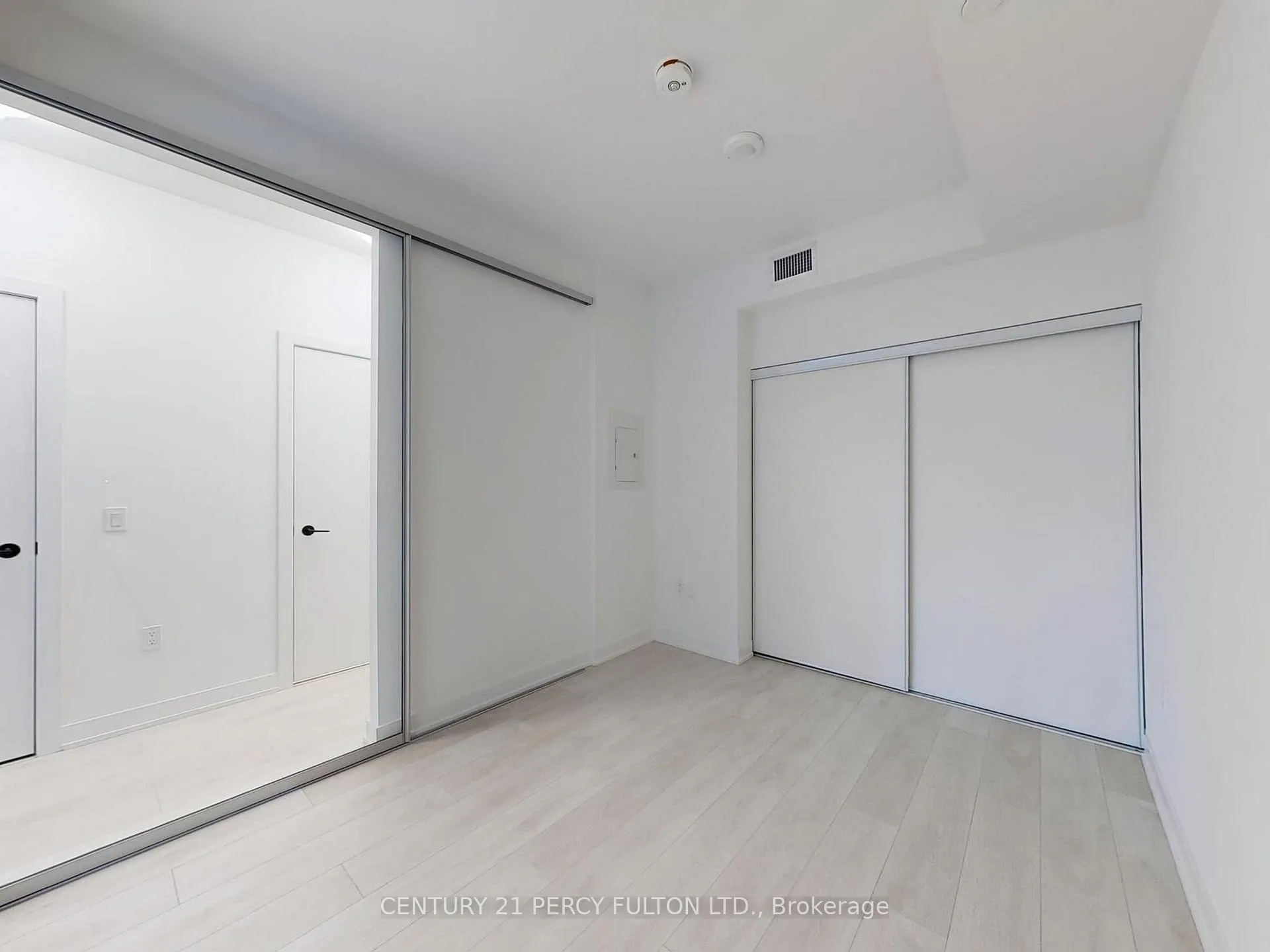 Photo 15 of Unit 1507, 127 Broadway Avenue, Toronto, Mount Pleasant West — HOMEH