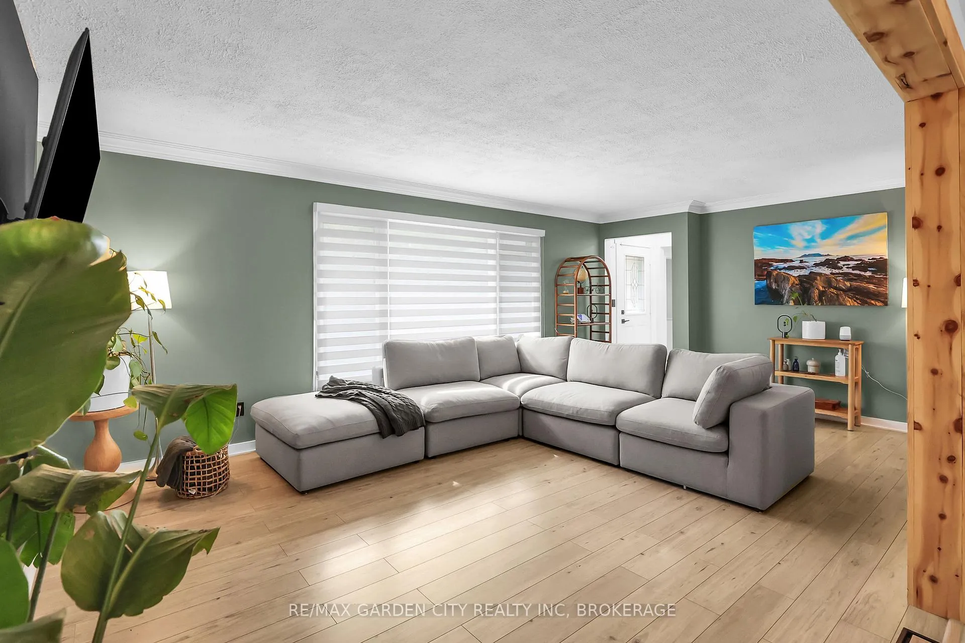 Photo 5 of Unit Unit #1 (main), 18 Wakil Drive, St. Catharines, Glendale/Glenridge — HOMEH