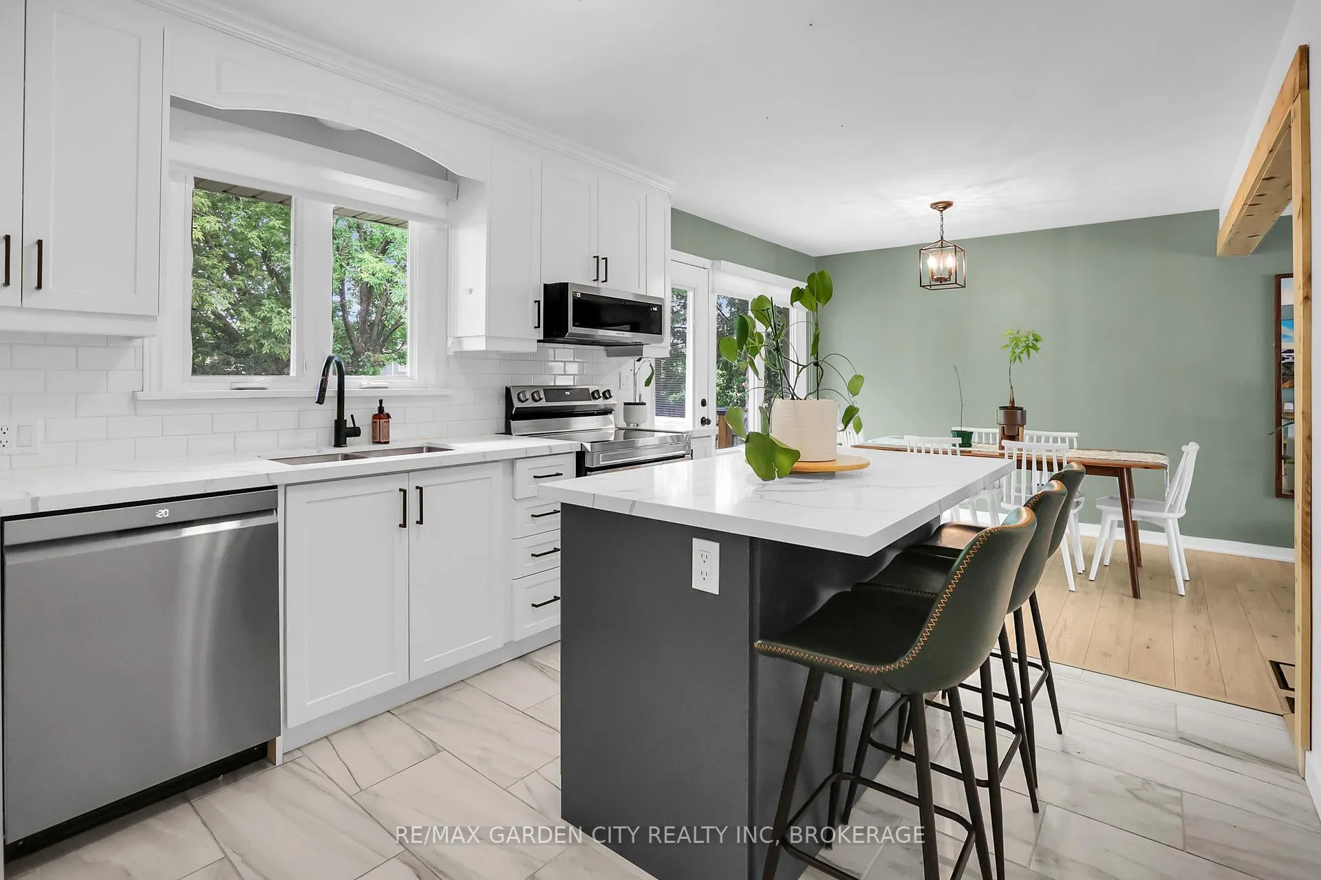 Photo 9 of Unit Unit #1 (main), 18 Wakil Drive, St. Catharines, Glendale/Glenridge — HOMEH