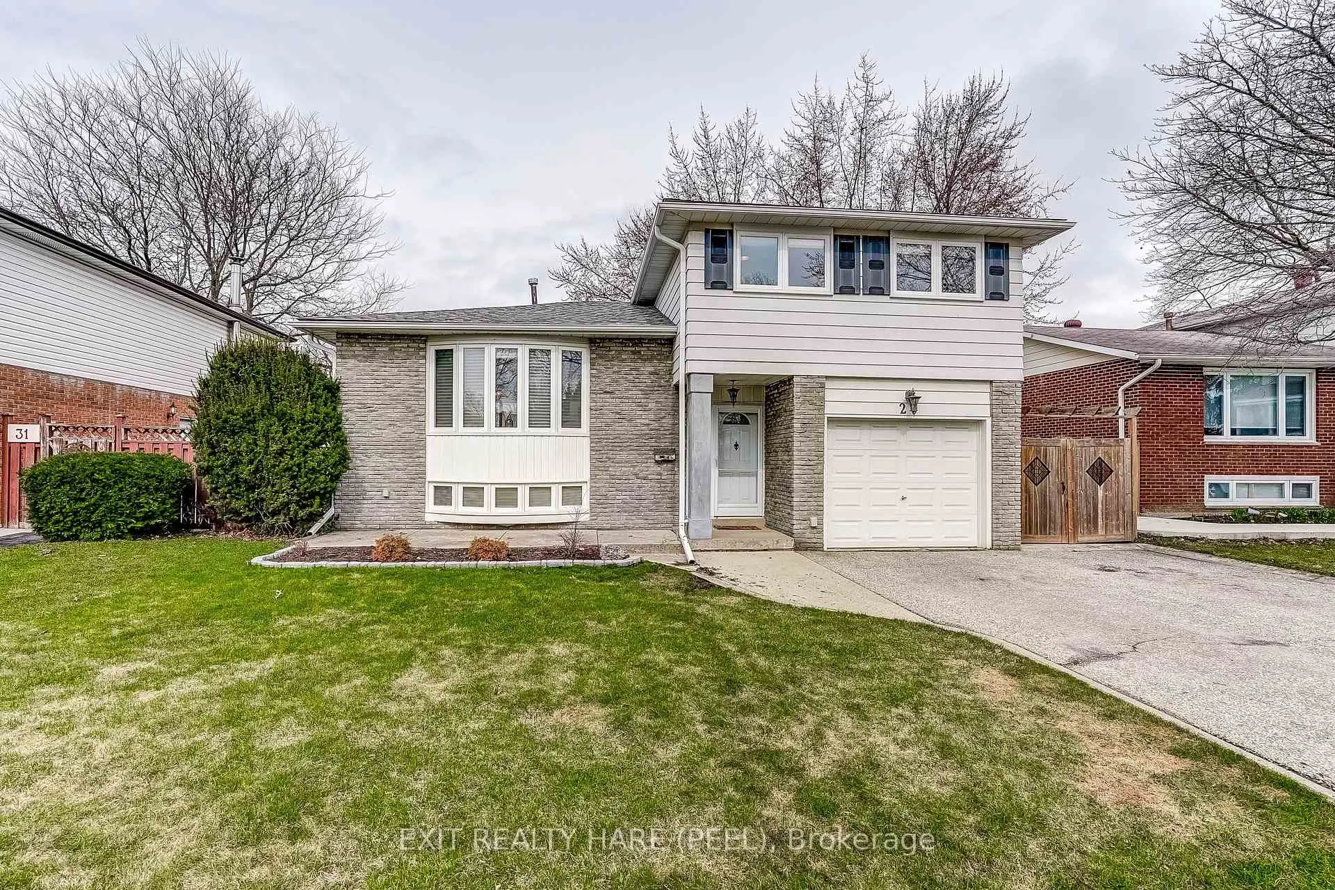 Photo 1 of 29 Trotters Lane, Brampton, Brampton South — HOMEH