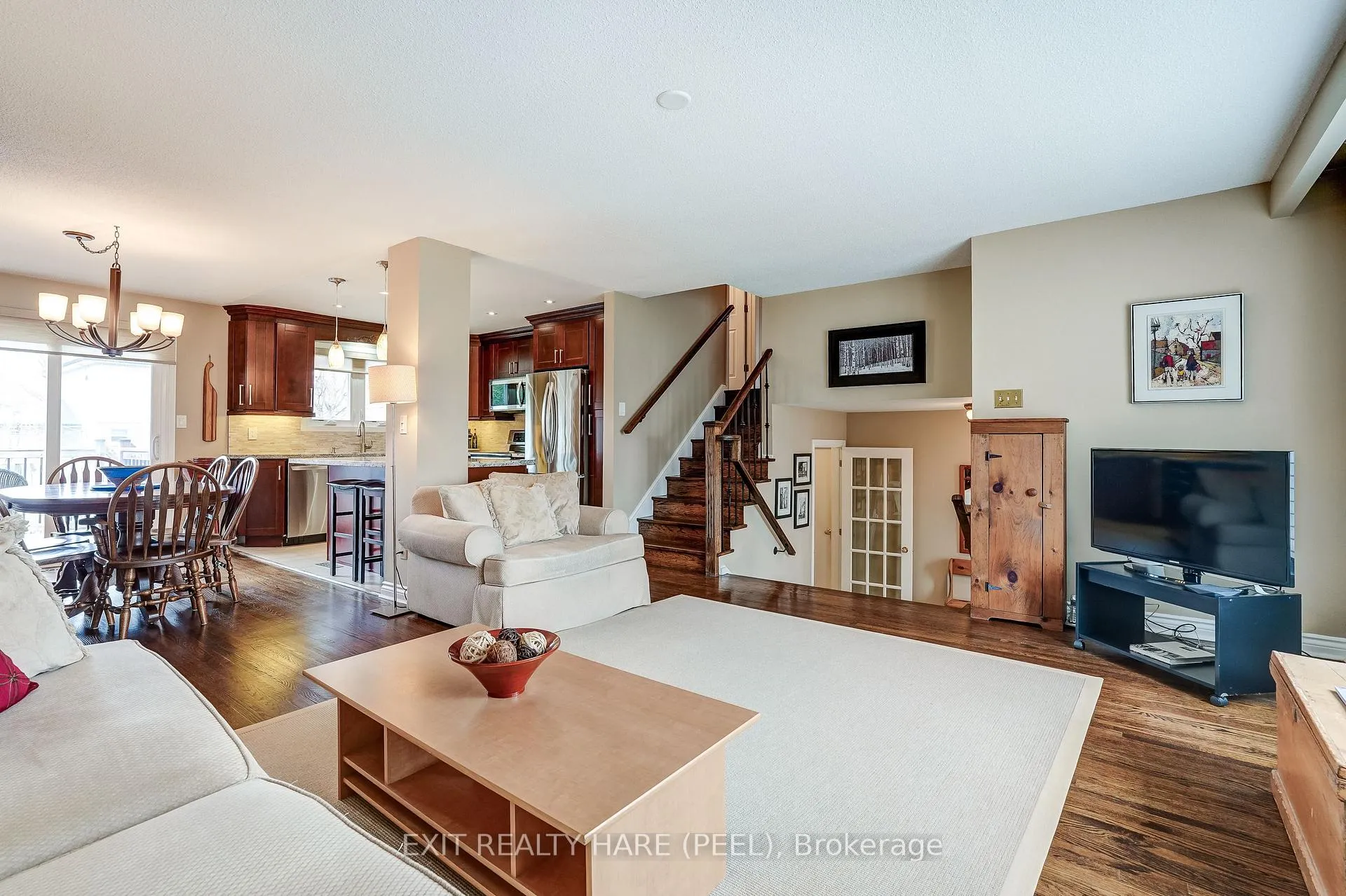 Photo 10 of 29 Trotters Lane, Brampton, Brampton South — HOMEH