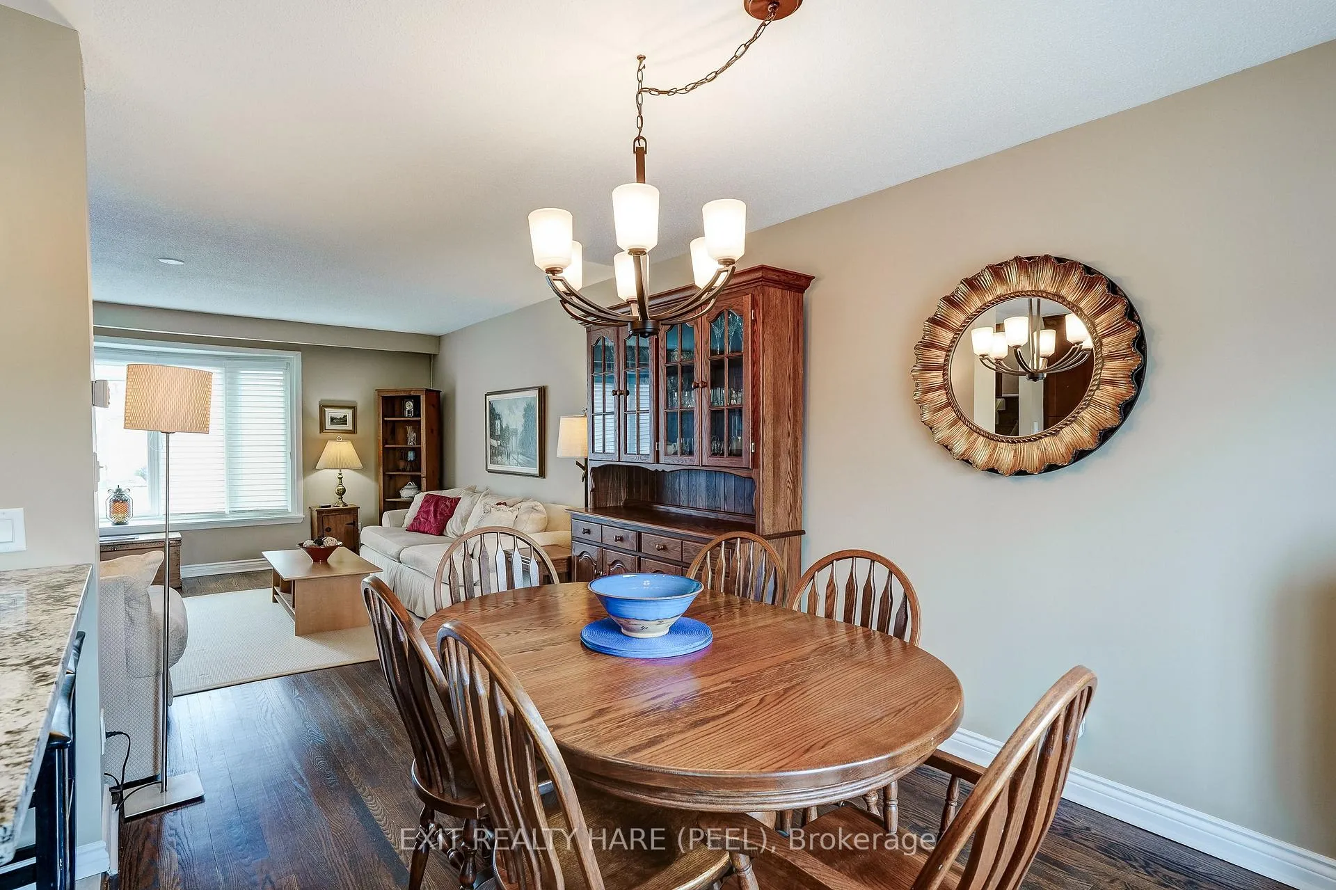 Photo 14 of 29 Trotters Lane, Brampton, Brampton South — HOMEH