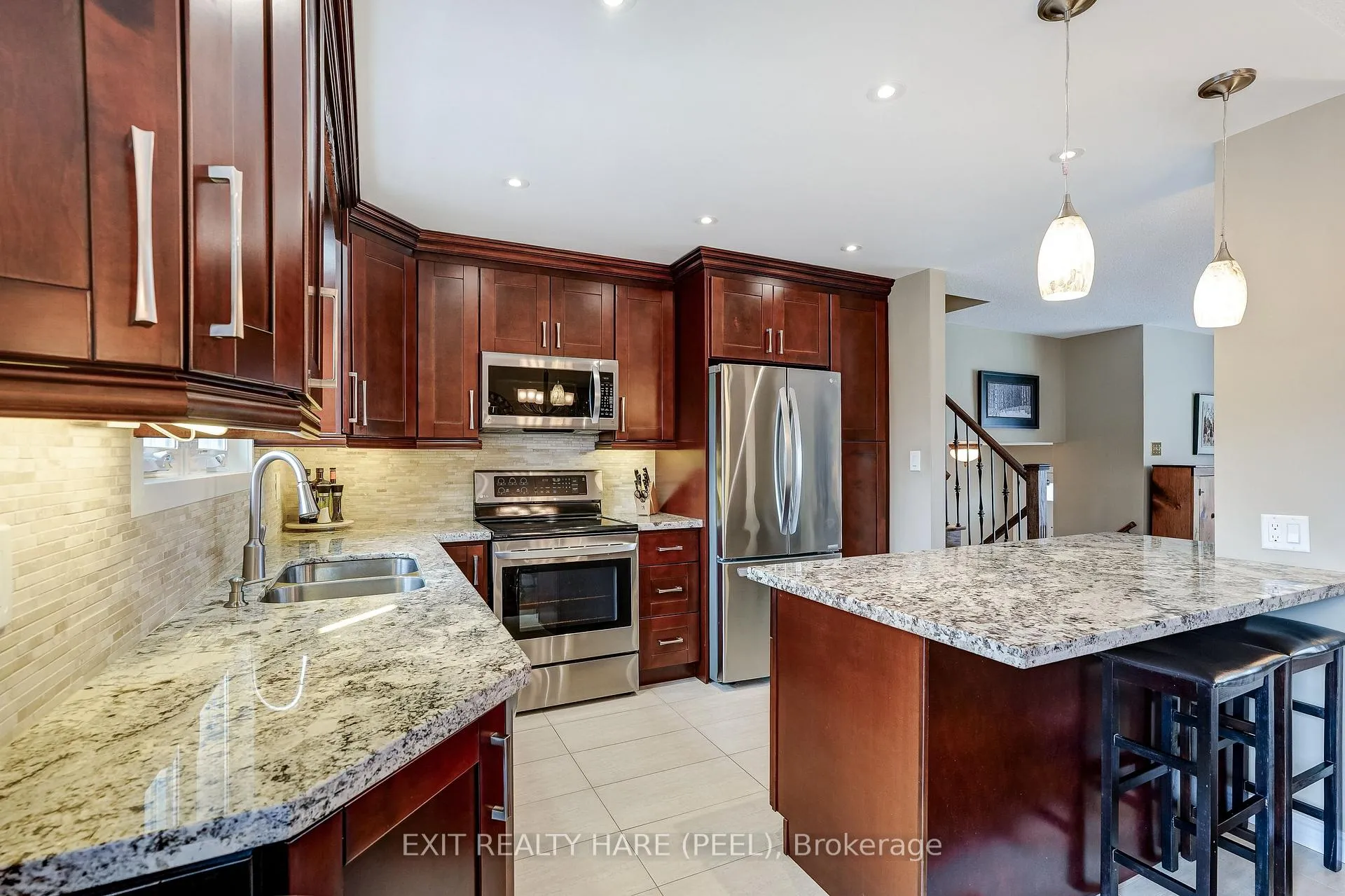 Photo 15 of 29 Trotters Lane, Brampton, Brampton South — HOMEH