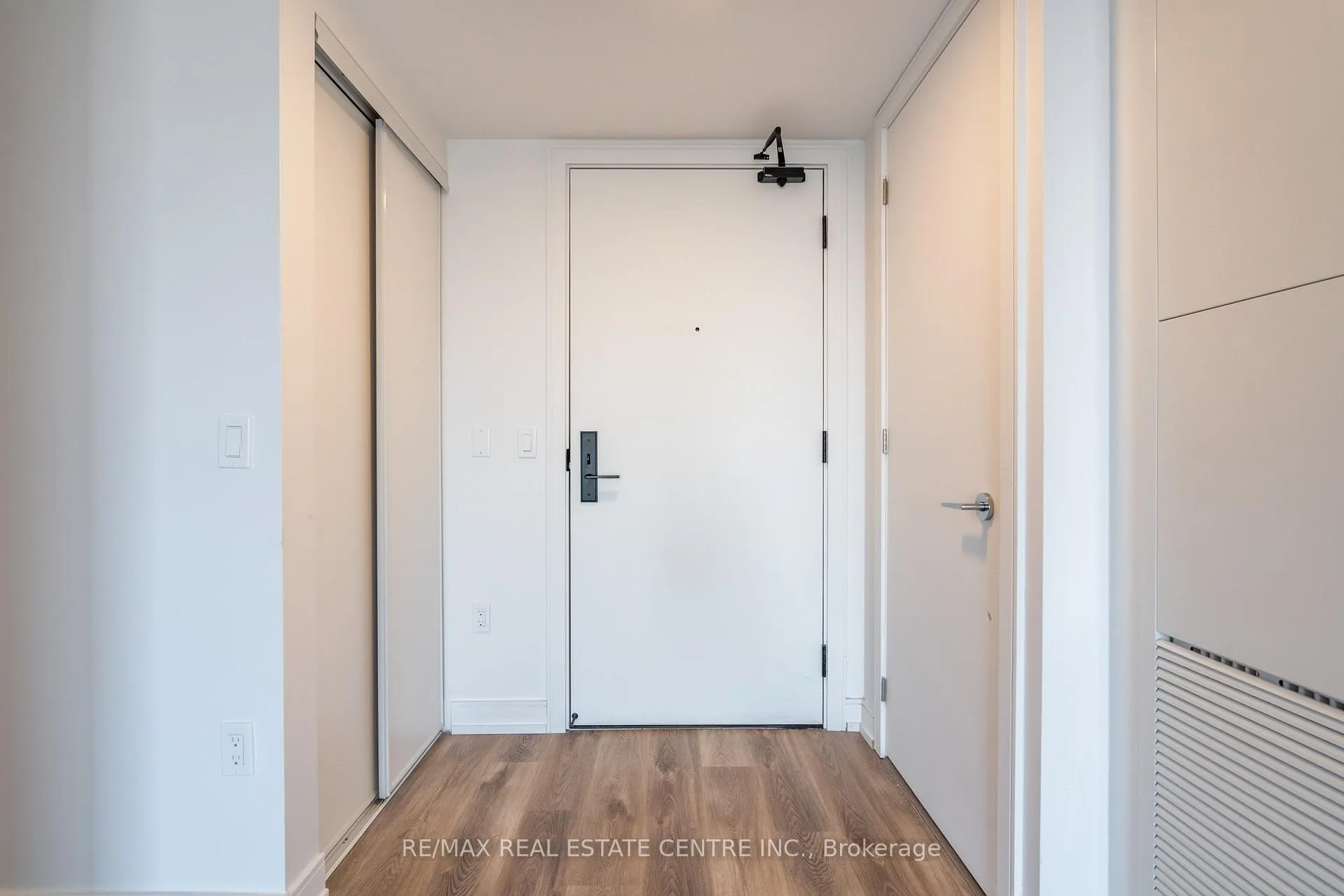 Photo 3 of Unit 926, 1 Jarvis Street, Hamilton, Beasley — HOMEH
