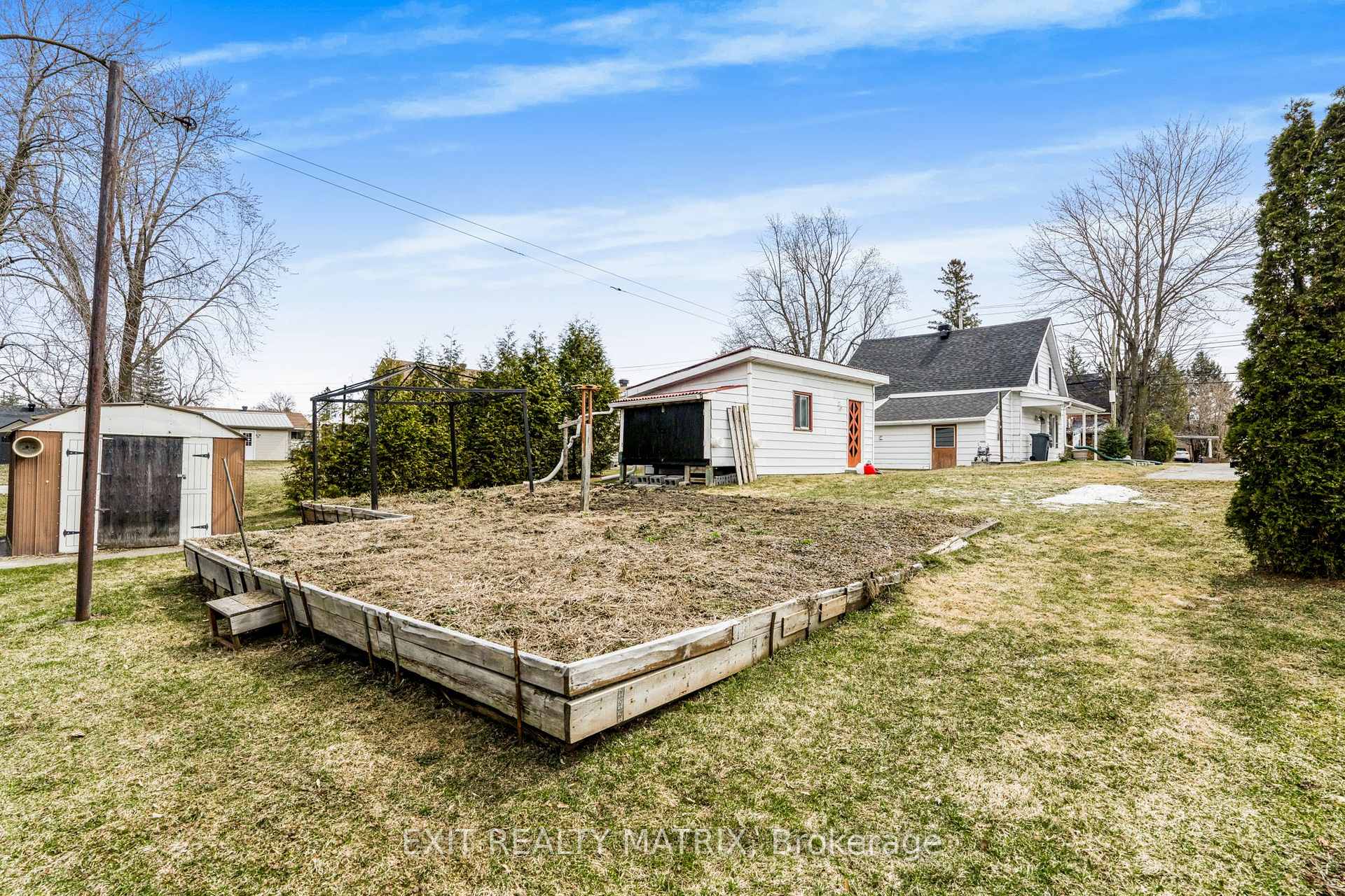 Photo 5 of 946 King Street, Champlain, L'Orignal — HOMEH