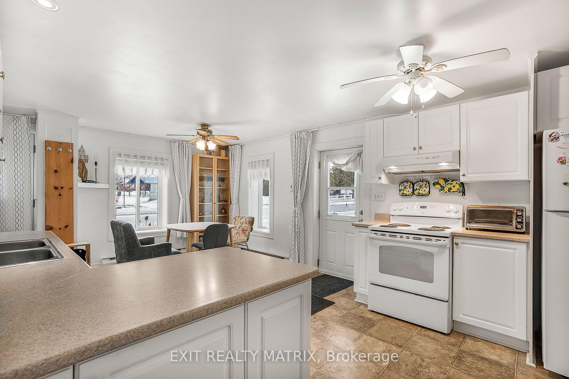 Photo 9 of 946 King Street, Champlain, L'Orignal — HOMEH