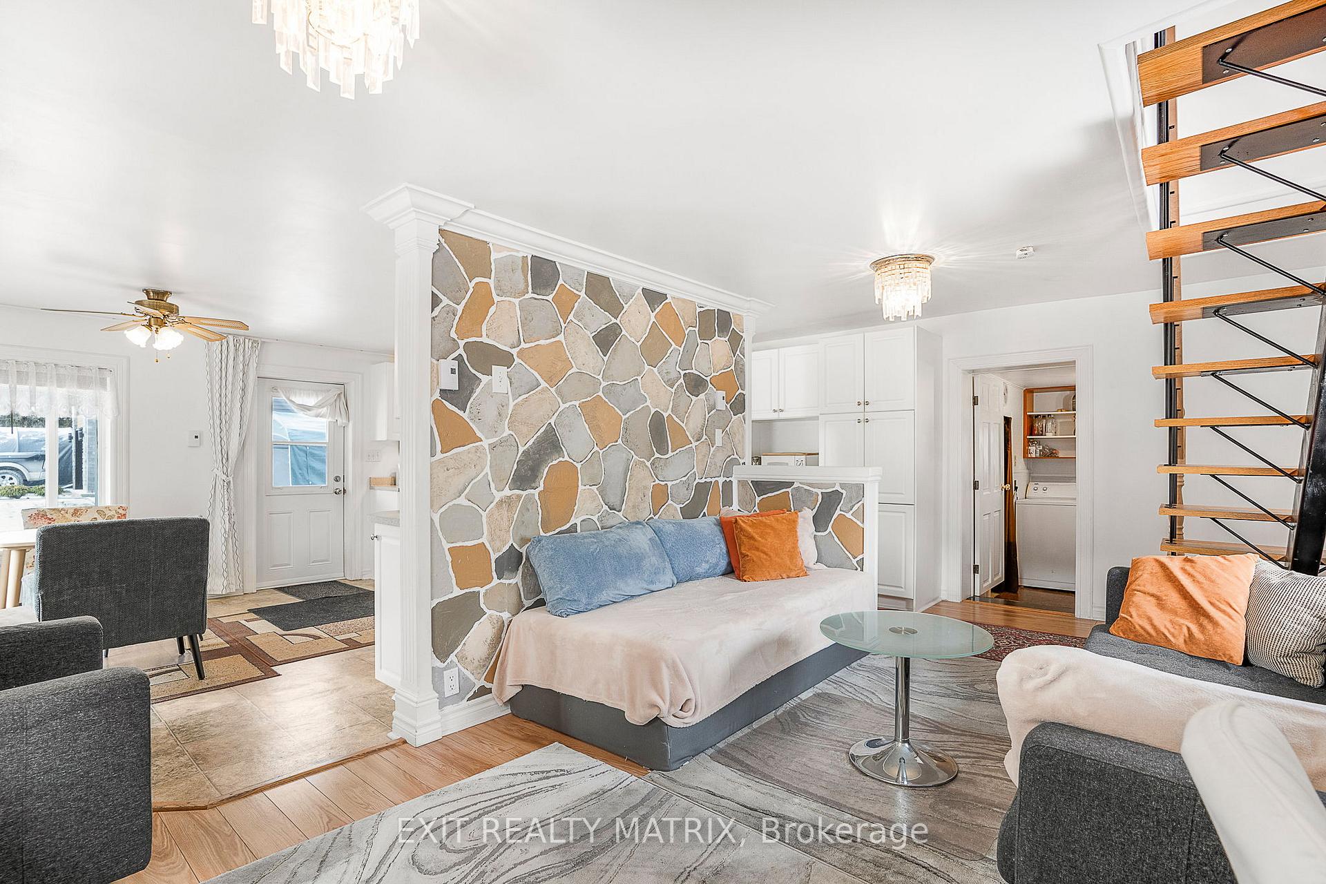 Photo 13 of 946 King Street, Champlain, L'Orignal — HOMEH