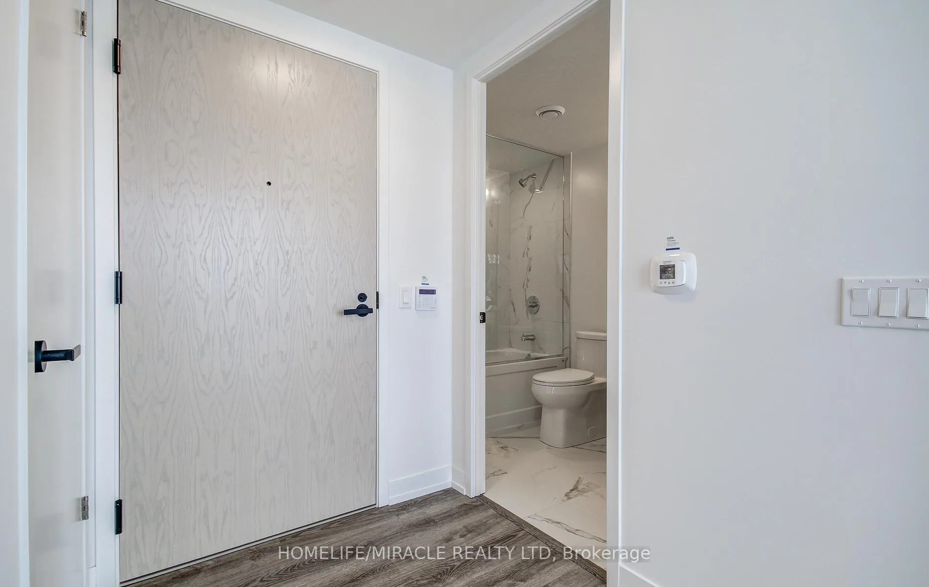 Photo 10 of Unit 4312, 195 Commerce Street, Vaughan, Vaughan Corporate Centre — HOMEH