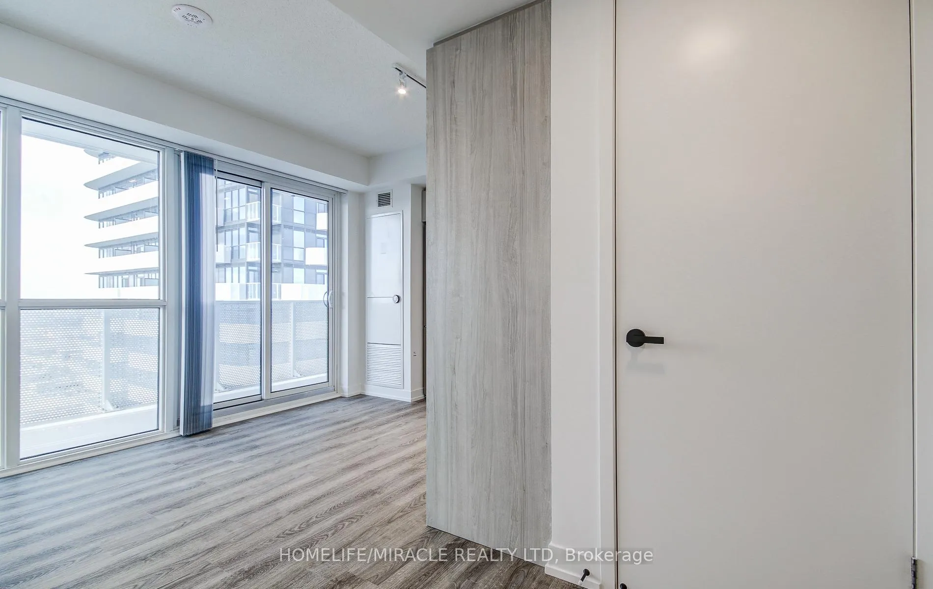 Photo 13 of Unit 4312, 195 Commerce Street, Vaughan, Vaughan Corporate Centre — HOMEH