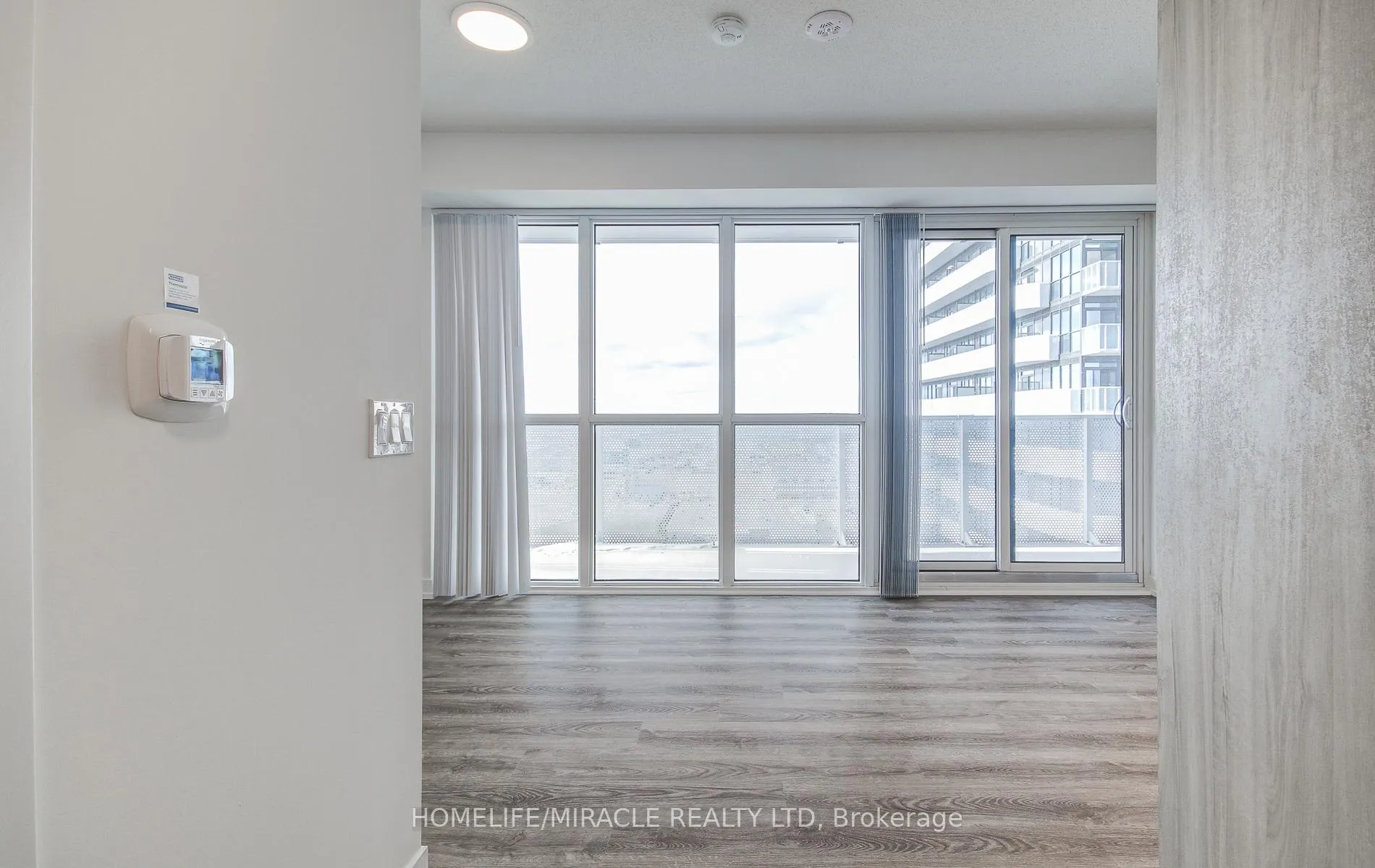 Photo 14 of Unit 4312, 195 Commerce Street, Vaughan, Vaughan Corporate Centre — HOMEH