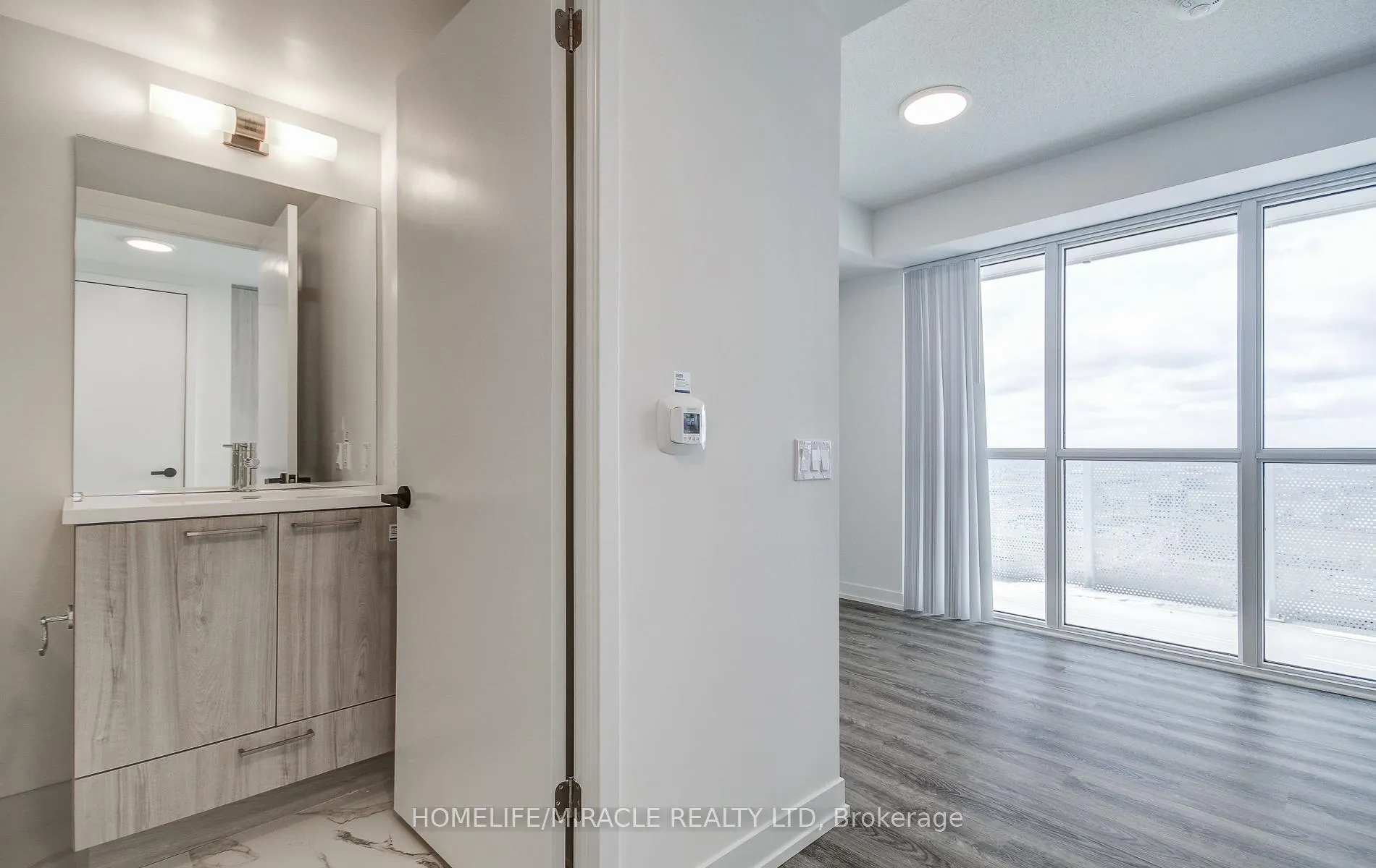 Photo 15 of Unit 4312, 195 Commerce Street, Vaughan, Vaughan Corporate Centre — HOMEH