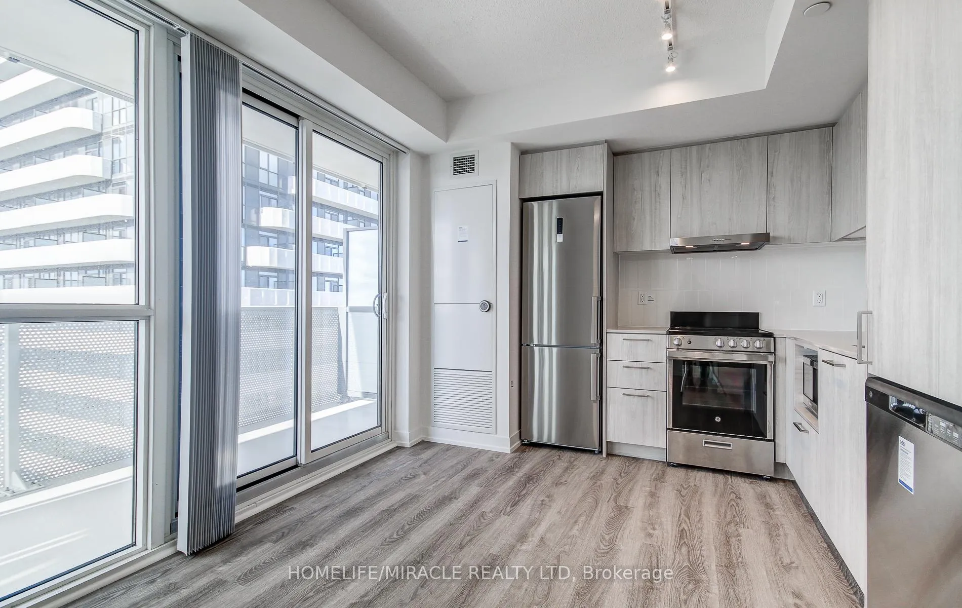 Photo 24 of Unit 4312, 195 Commerce Street, Vaughan, Vaughan Corporate Centre — HOMEH