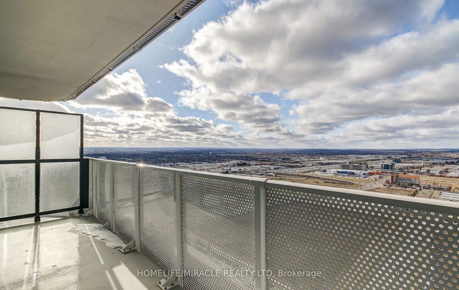 Photo 35 of Unit 4312, 195 Commerce Street, Vaughan, Vaughan Corporate Centre — HOMEH