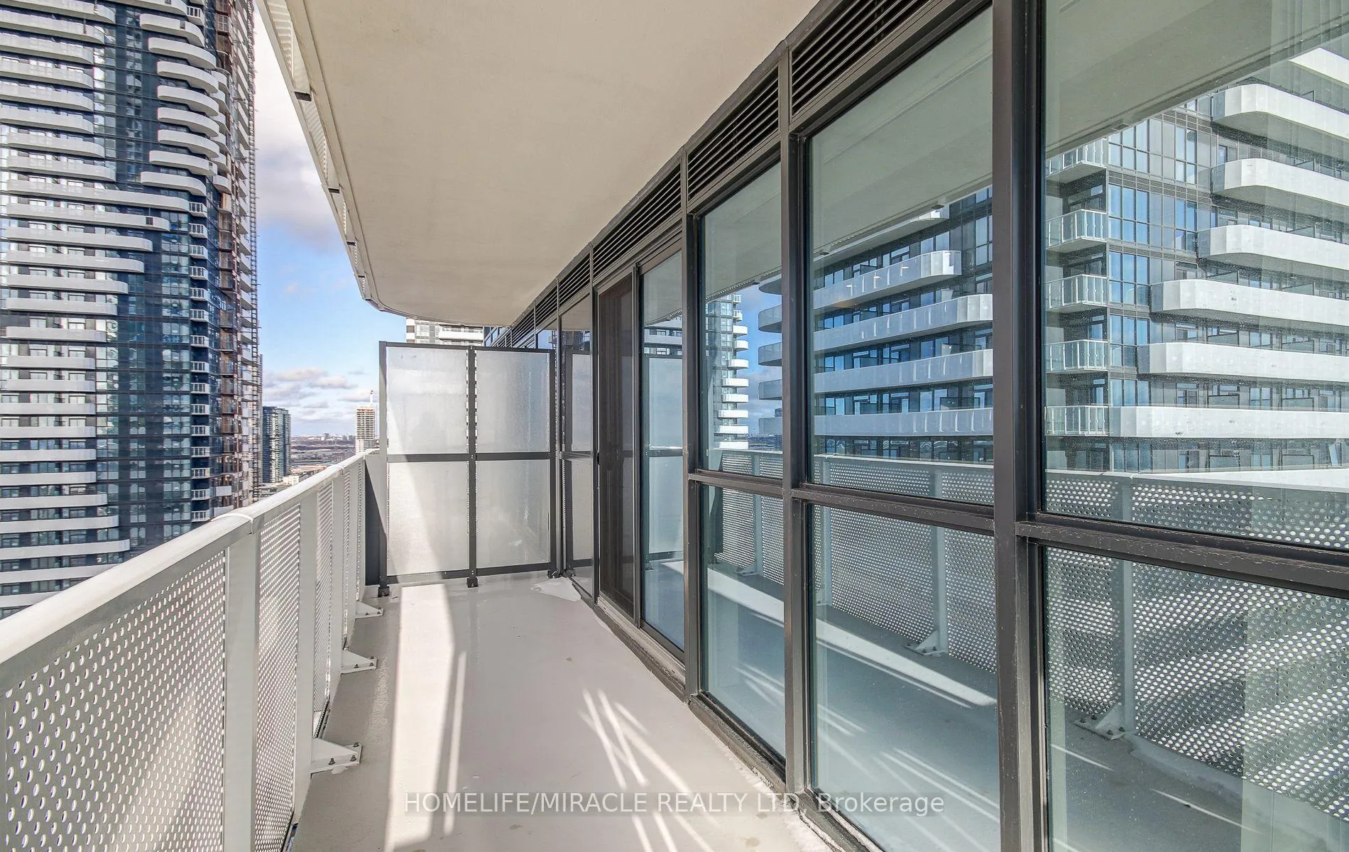 Photo 42 of Unit 4312, 195 Commerce Street, Vaughan, Vaughan Corporate Centre — HOMEH