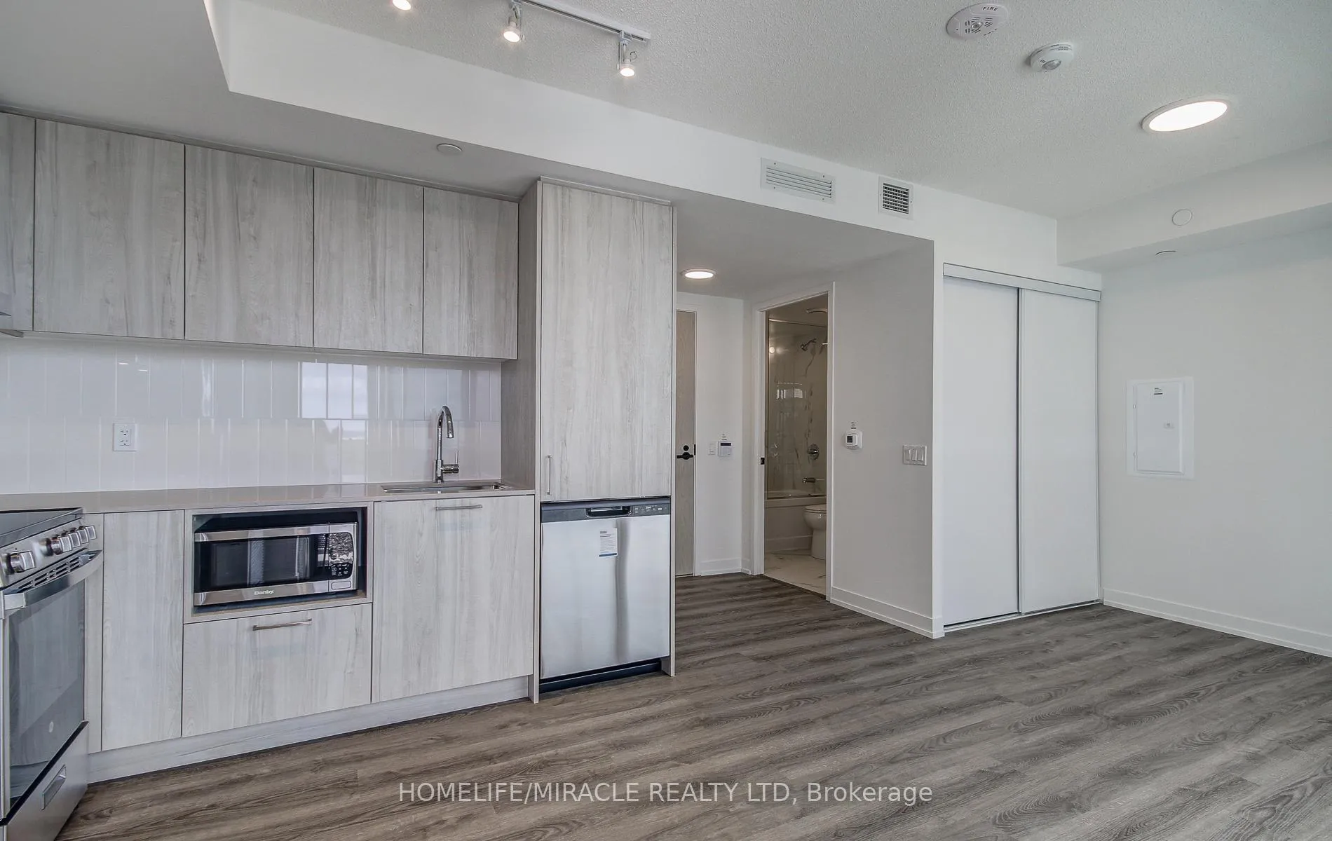 Photo 44 of Unit 4312, 195 Commerce Street, Vaughan, Vaughan Corporate Centre — HOMEH