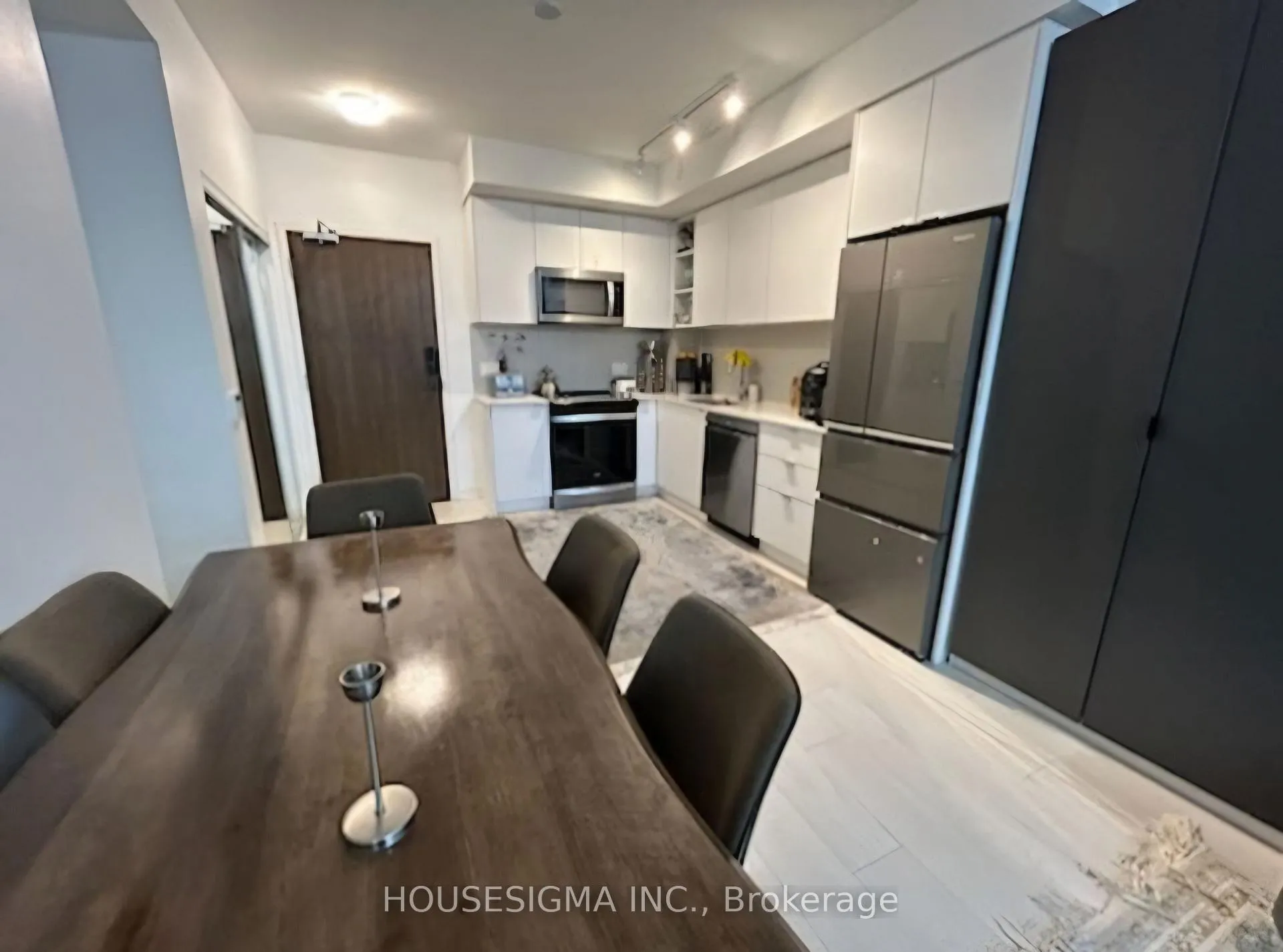 Photo 4 of Unit 1026, 100 Eagle Rock Way, Vaughan, Maple — HOMEH