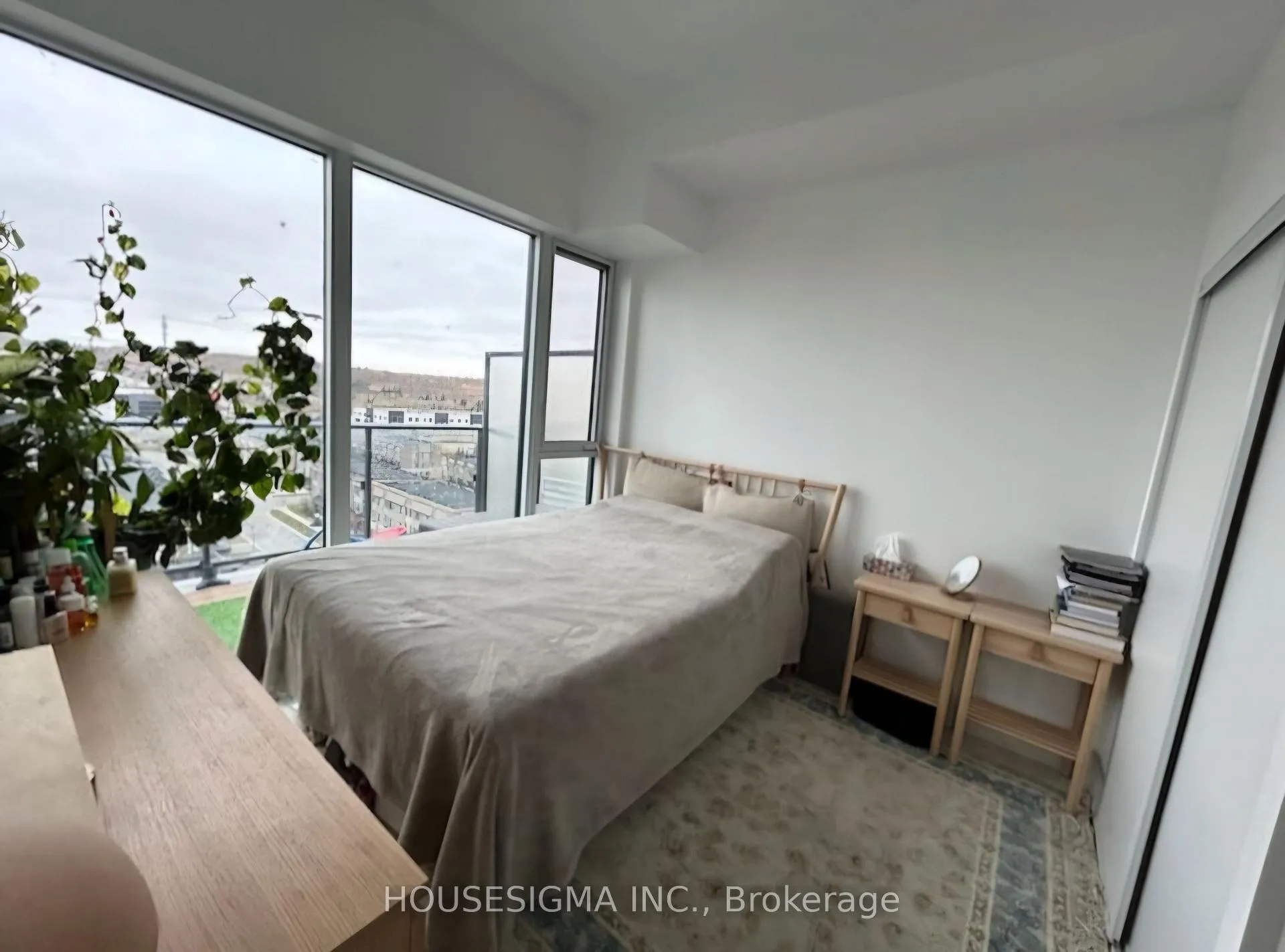 Photo 8 of Unit 1026, 100 Eagle Rock Way, Vaughan, Maple — HOMEH