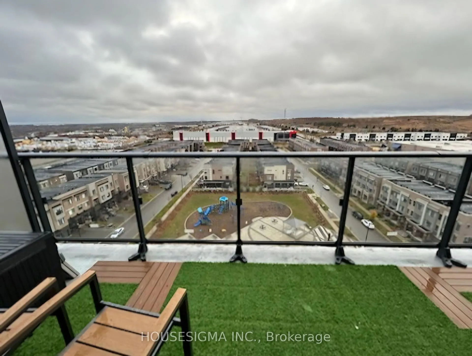 Photo 10 of Unit 1026, 100 Eagle Rock Way, Vaughan, Maple — HOMEH