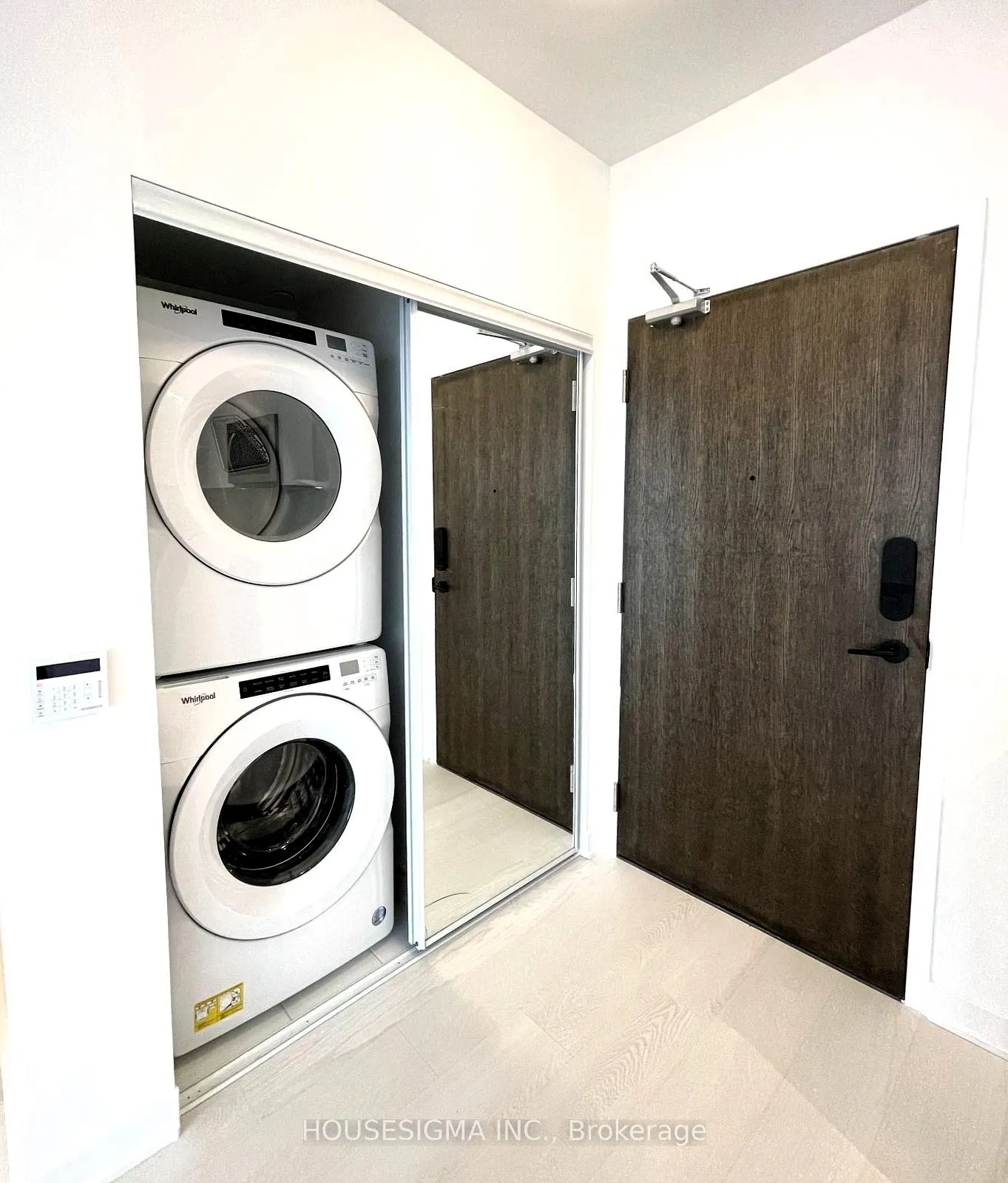 Photo 11 of Unit 1026, 100 Eagle Rock Way, Vaughan, Maple — HOMEH