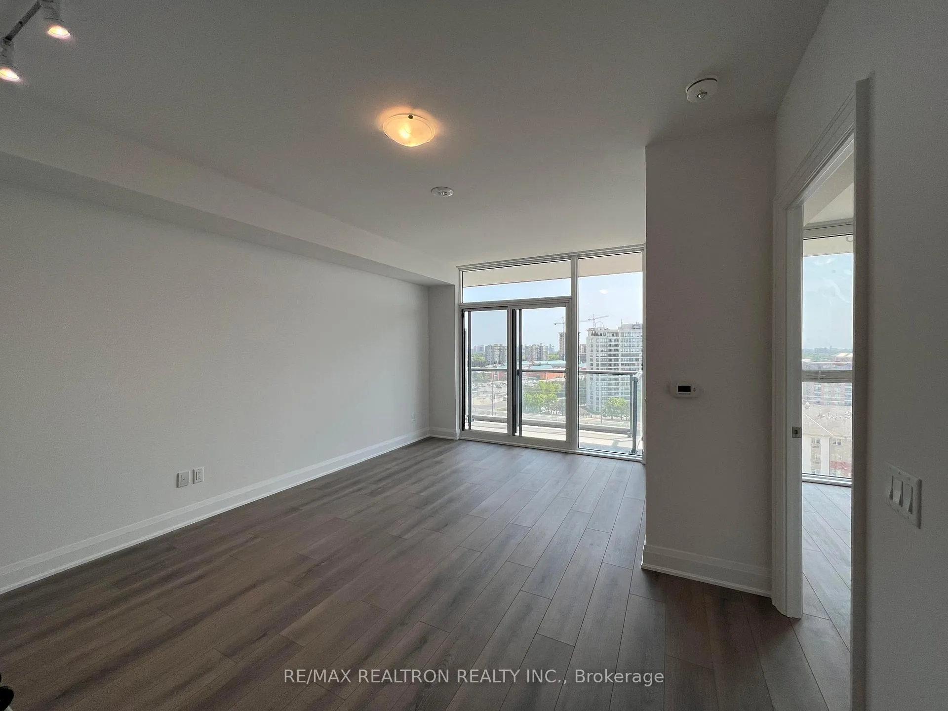 Photo 5 of Unit 1105, 20 Gatineau Drive, Vaughan, Beverley Glen — HOMEH