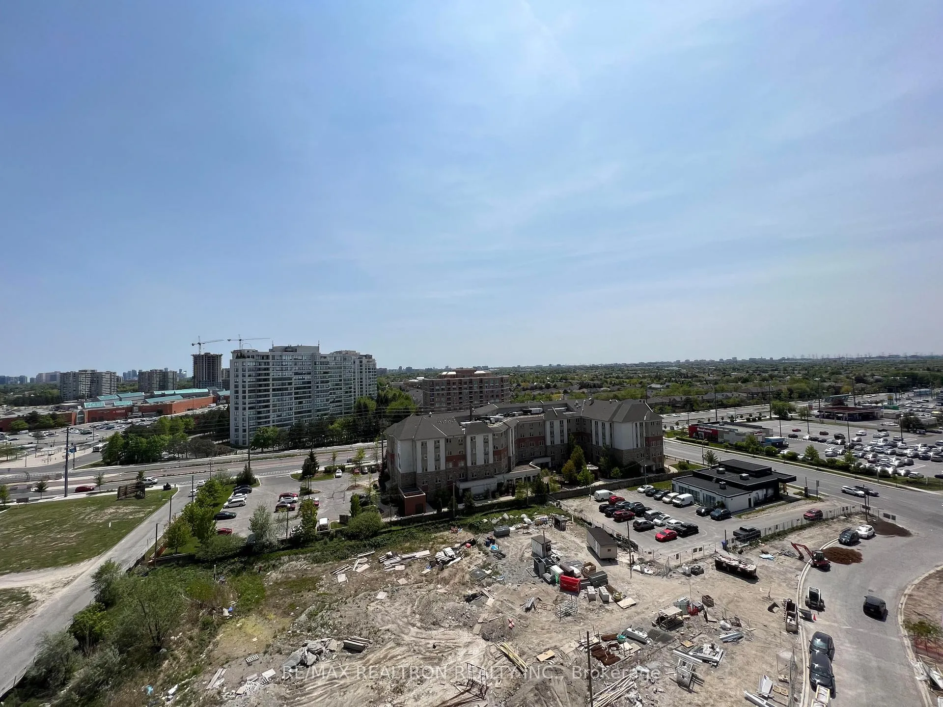 Photo 9 of Unit 1105, 20 Gatineau Drive, Vaughan, Beverley Glen — HOMEH