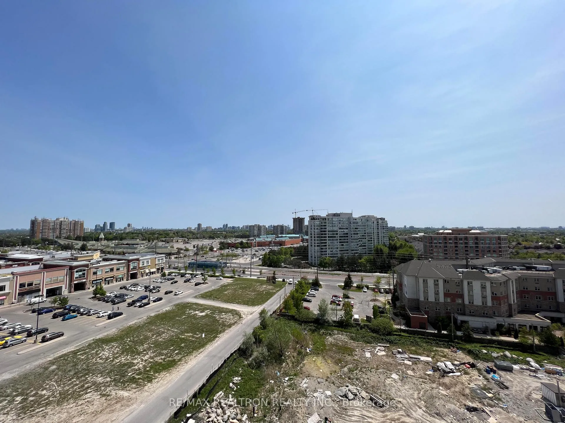 Photo 10 of Unit 1105, 20 Gatineau Drive, Vaughan, Beverley Glen — HOMEH