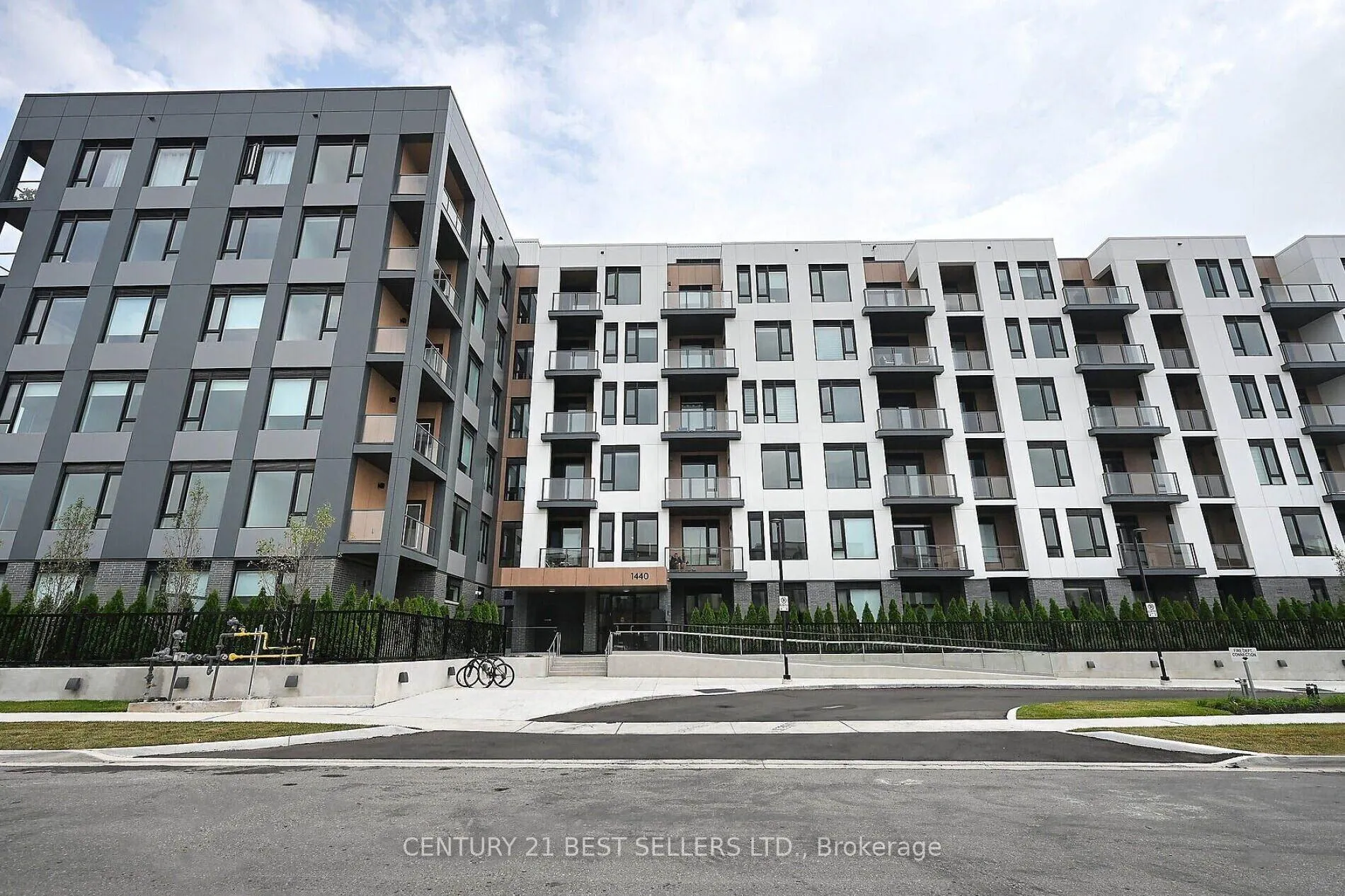 Front of Unit 510, 1440 Clarriage Court