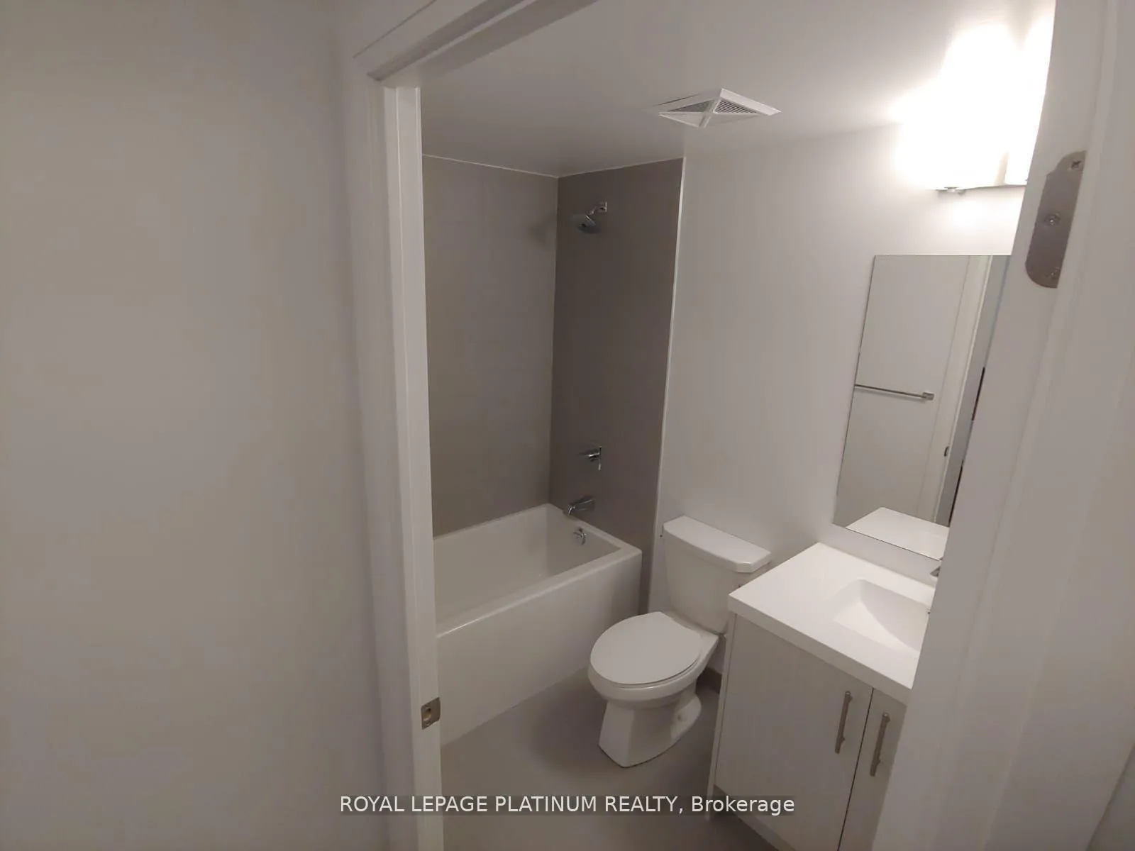 Photo 14 of Unit 1706, 286 Main Street, Toronto, East End-Danforth — HOMEH