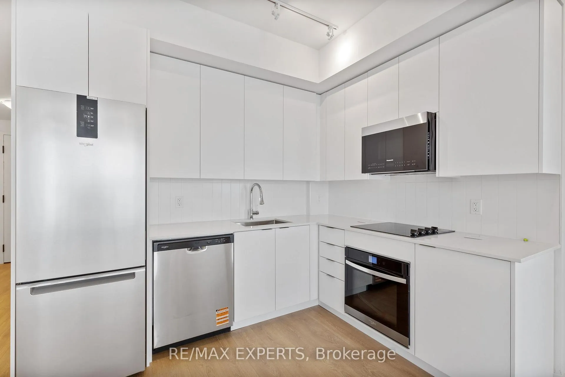 Front of Unit 2201, 474 Caldari Road