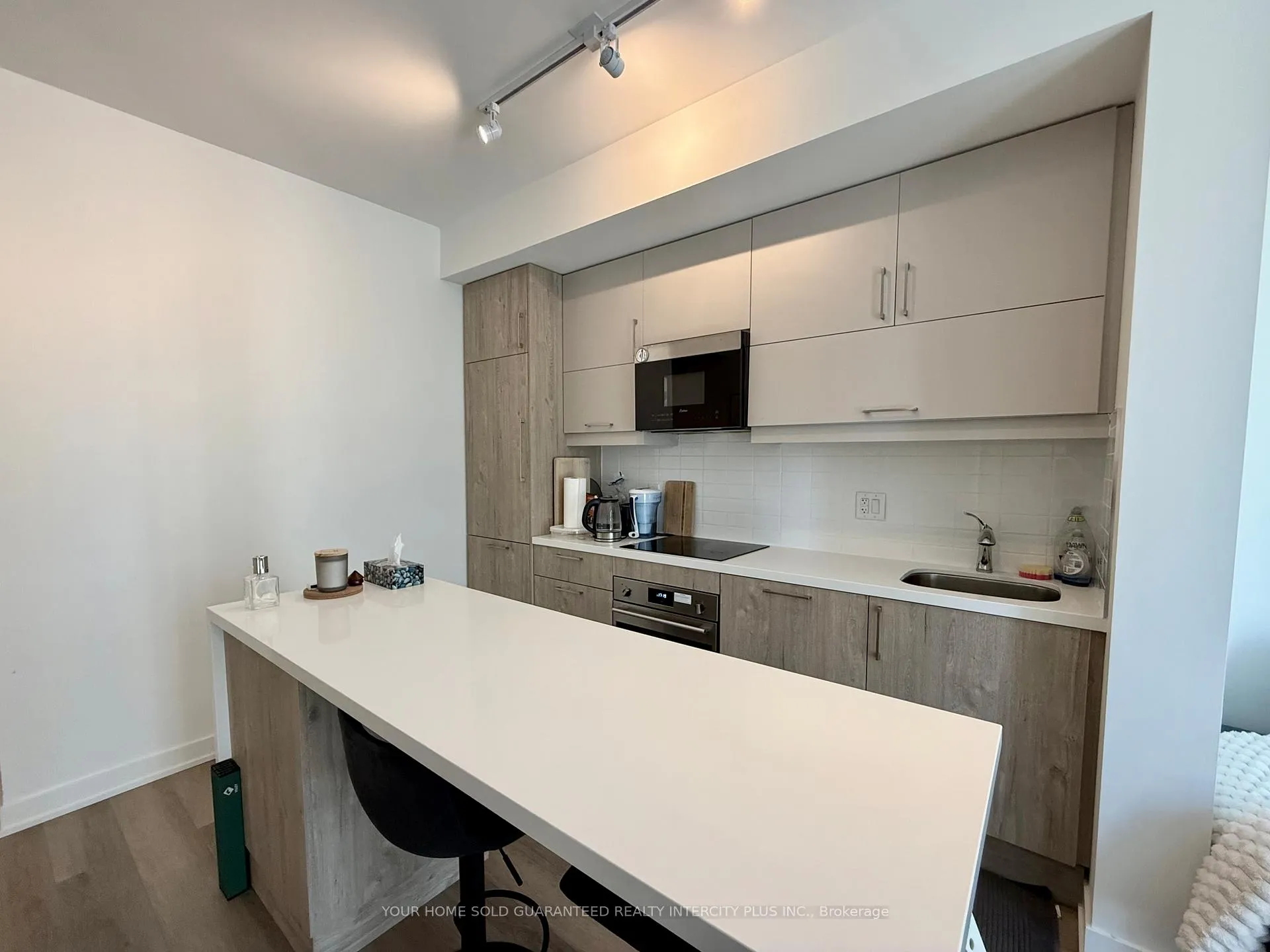 Photo 7 of Unit 724, 8119 Birchmount Road, Markham, Unionville — HOMEH
