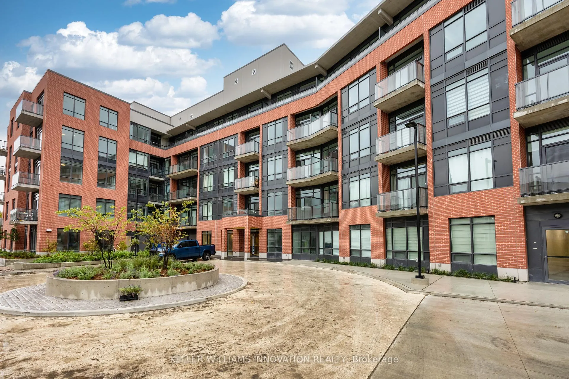 Photo 10 of 1010 Dundas Street, Whitby, Pringle Creek — HOMEH
