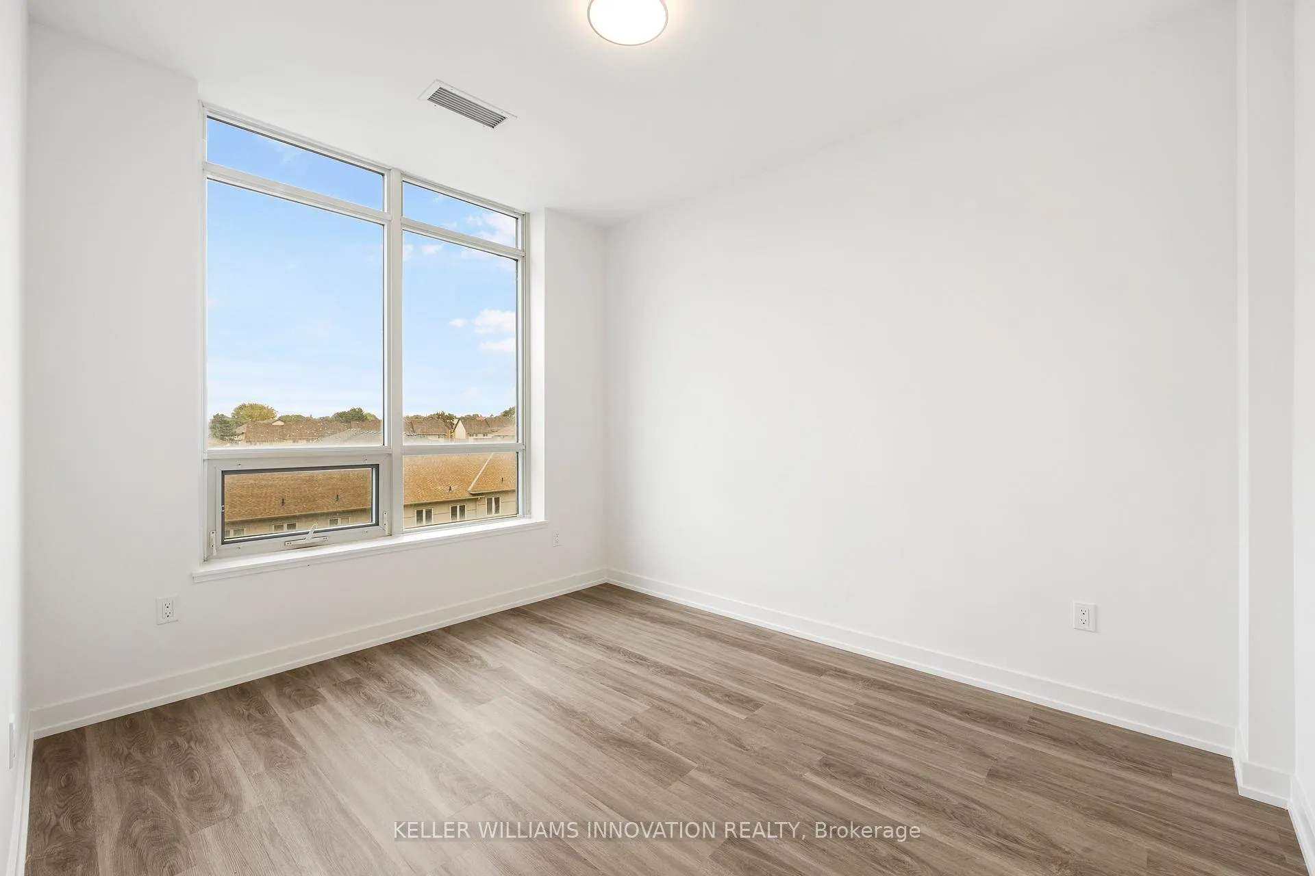 Photo 18 of 1010 Dundas Street, Whitby, Pringle Creek — HOMEH
