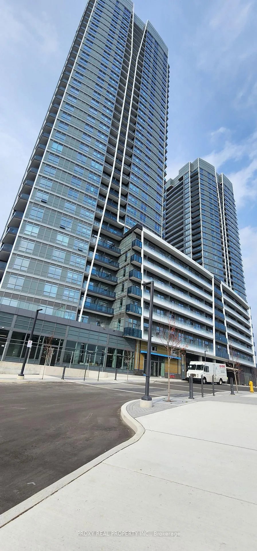 Photo 1 of Unit 1703, 30 Upper Mall Way, Vaughan, Brownridge — HOMEH