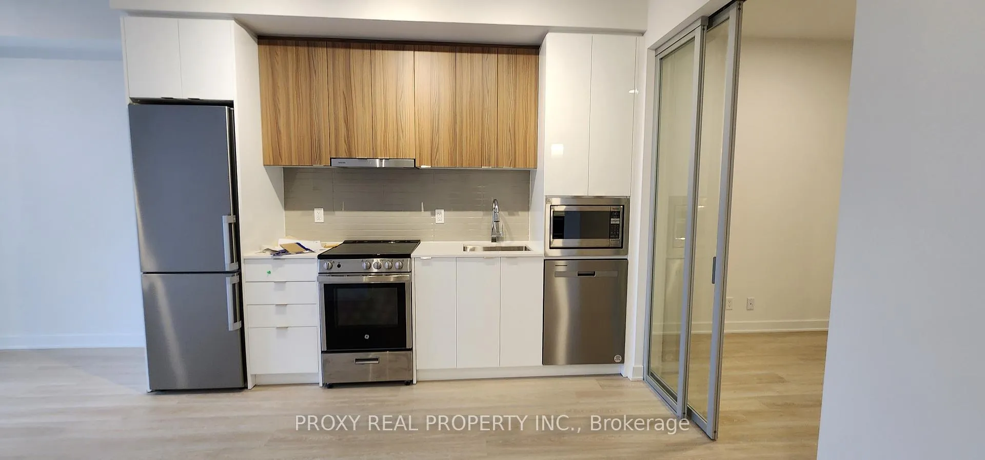 Photo 5 of Unit 1703, 30 Upper Mall Way, Vaughan, Brownridge — HOMEH