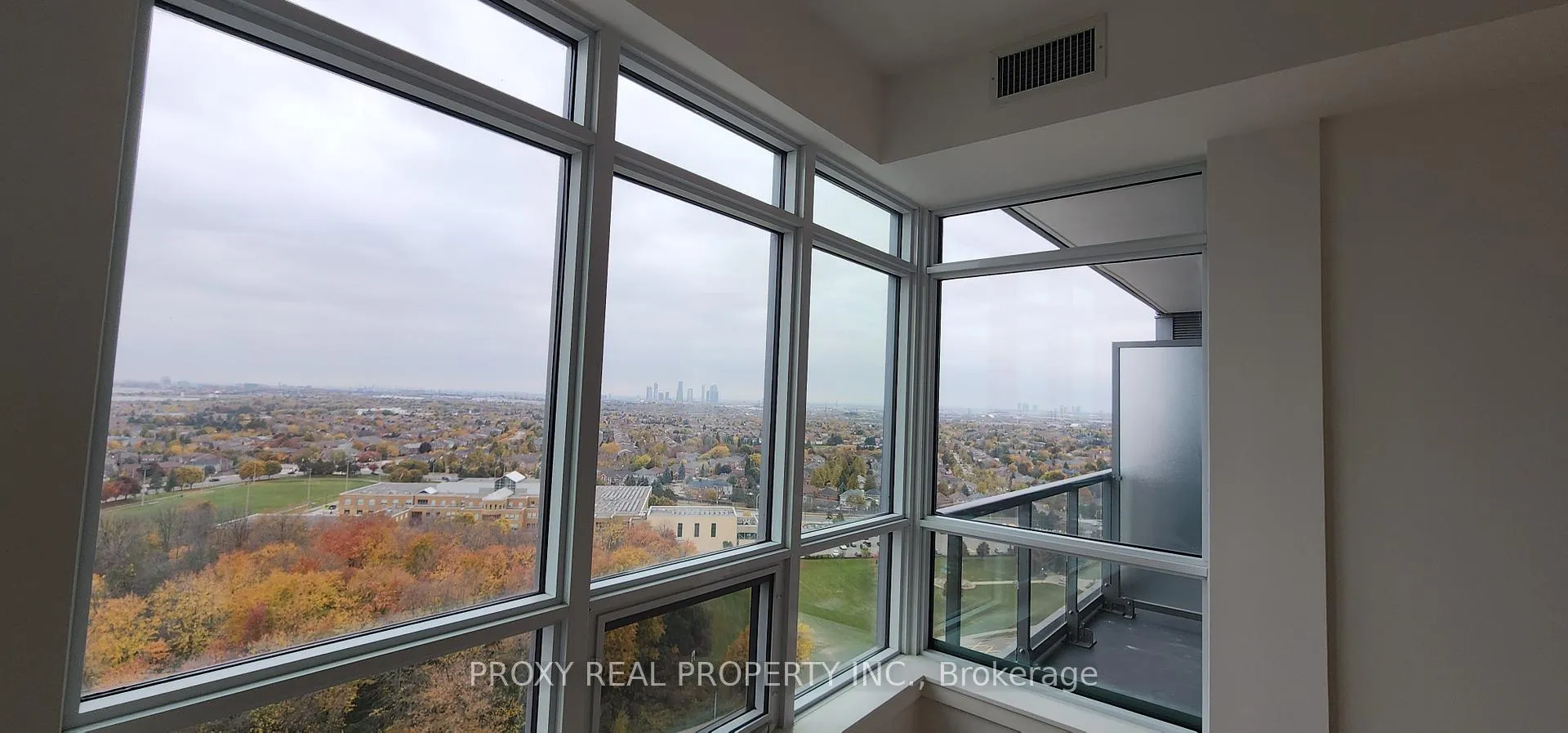 Photo 9 of Unit 1703, 30 Upper Mall Way, Vaughan, Brownridge — HOMEH