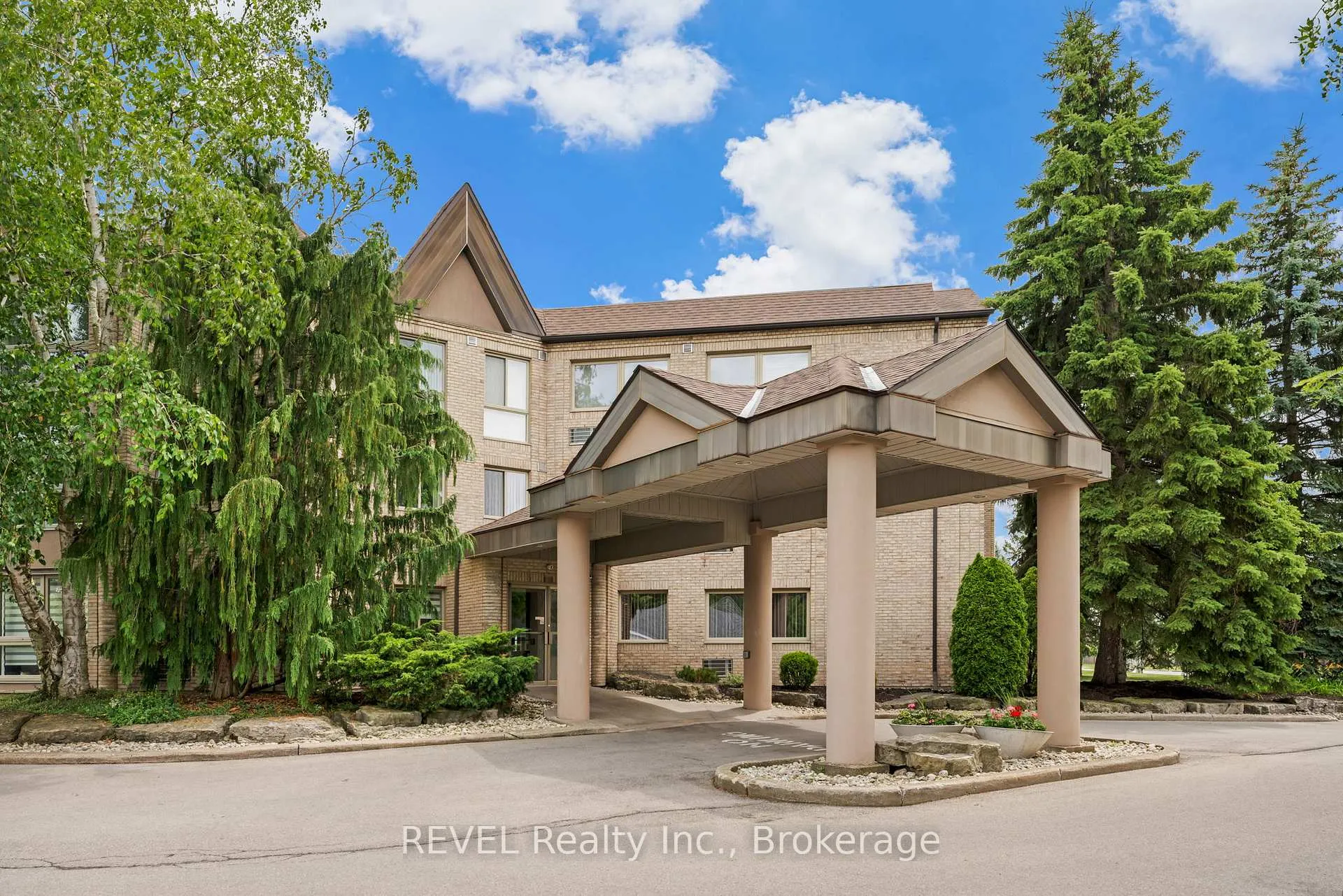 Front of Unit 303, 3364 Montrose Road