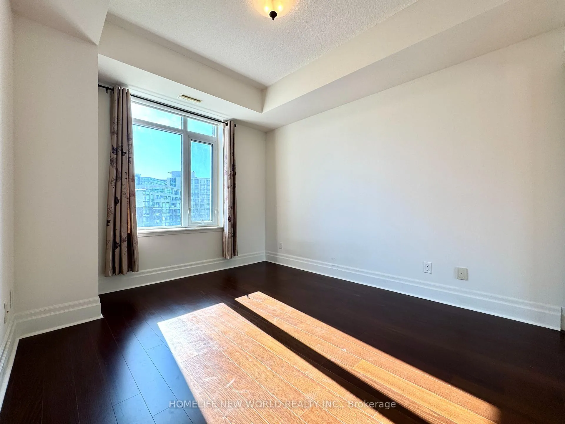 Photo 3 of Unit 901, 111 Upper Duke Crescent, Markham, Unionville — HOMEH