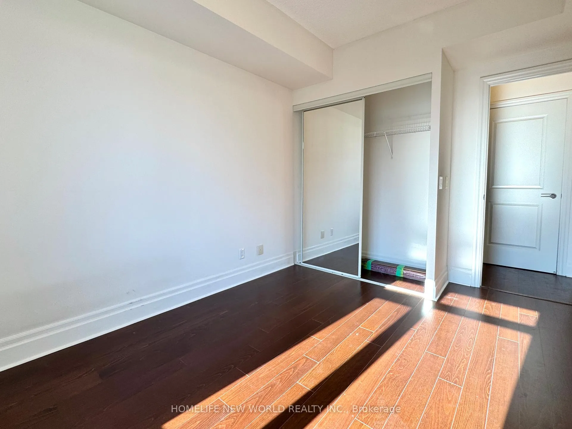 Photo 4 of Unit 901, 111 Upper Duke Crescent, Markham, Unionville — HOMEH