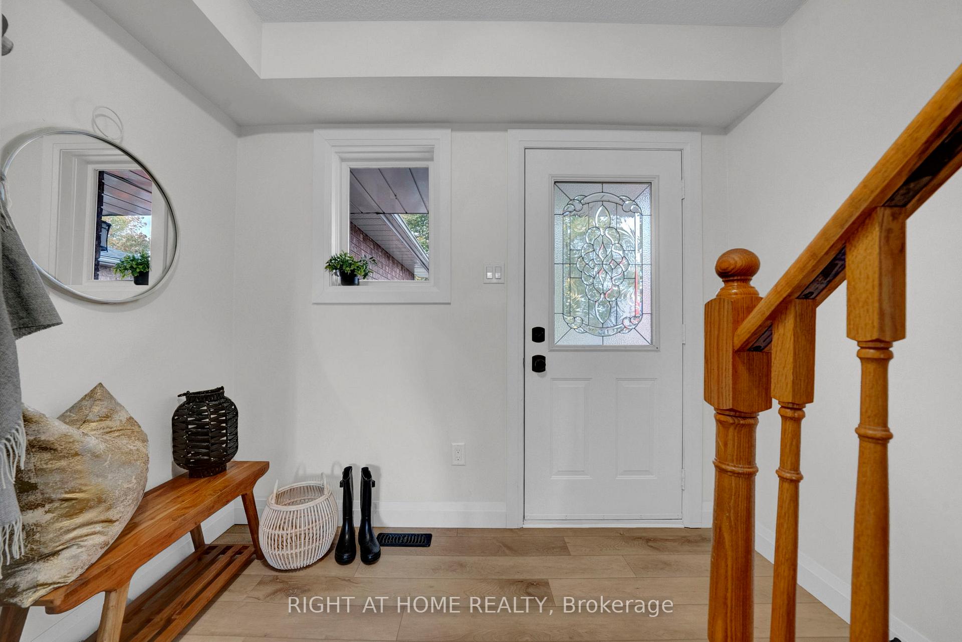 Photo 4 of 33 Pomeroy Street, Clarington, Bowmanville — HOMEH
